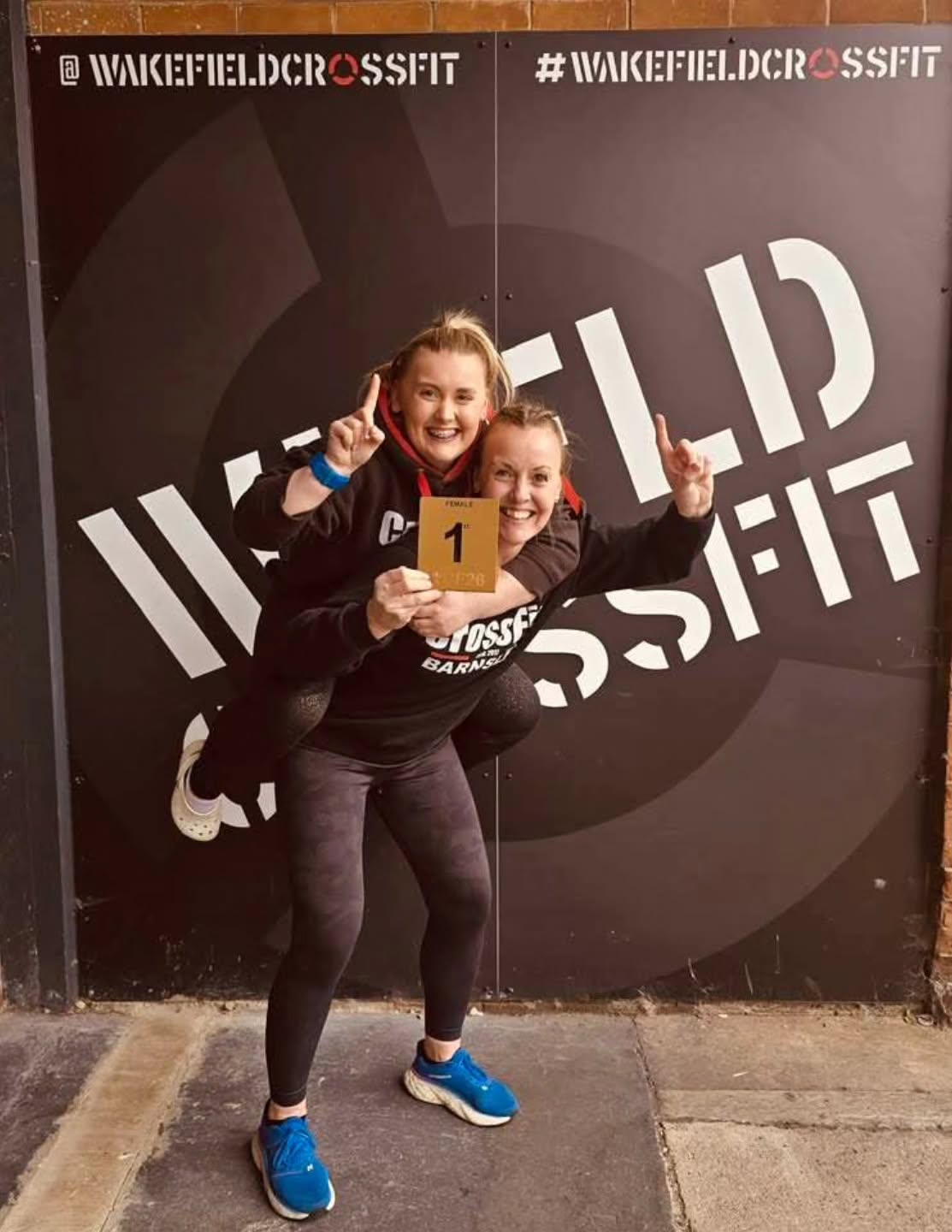 Member shout out ✨️
It's been a busy week for the CFB crew 💪
Huge well done to @xxmilliepowell_2007 and Karen on combining forces and taking on their first scaled comp together.
Not only that but this mother daughter combo only went and won the chuffing thing 😎
Shout out to @beadmanjon for sending it in the lads scaled pairs 🙌
These lot deformed have the comp bug 🏋♀️
#membershoutout #compday #pairs #podium