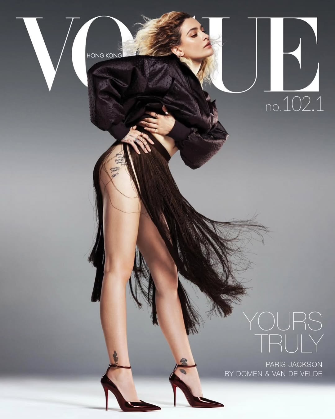 Beautiful new Parabolix work by @domenvandevelde shooting @parisjackson for @voguehongkong using the #P65 and #P45 👏👏👏
#parabolic #lightshaping
——————-
Miss @parisjackson for @voguehongkong
Photographer: @DomenVandevelde
Stylist: @Foxla.c
Executive Producer: @AlexeyG @Agpyc
Creative Producer: @Marina.fairfax
Casting: @MaddieKellyx
Makeup Artist: @Paulyblanch
Hair Stylist: @Thisisclay
Photography Assistant & Videographer: @Lauraberrou
Fashion Assistant: @Bipolarshorty
Production Assistants: @Ashtonwilson & @Shanaolivero
Studio Assistant: @Justingbarahona