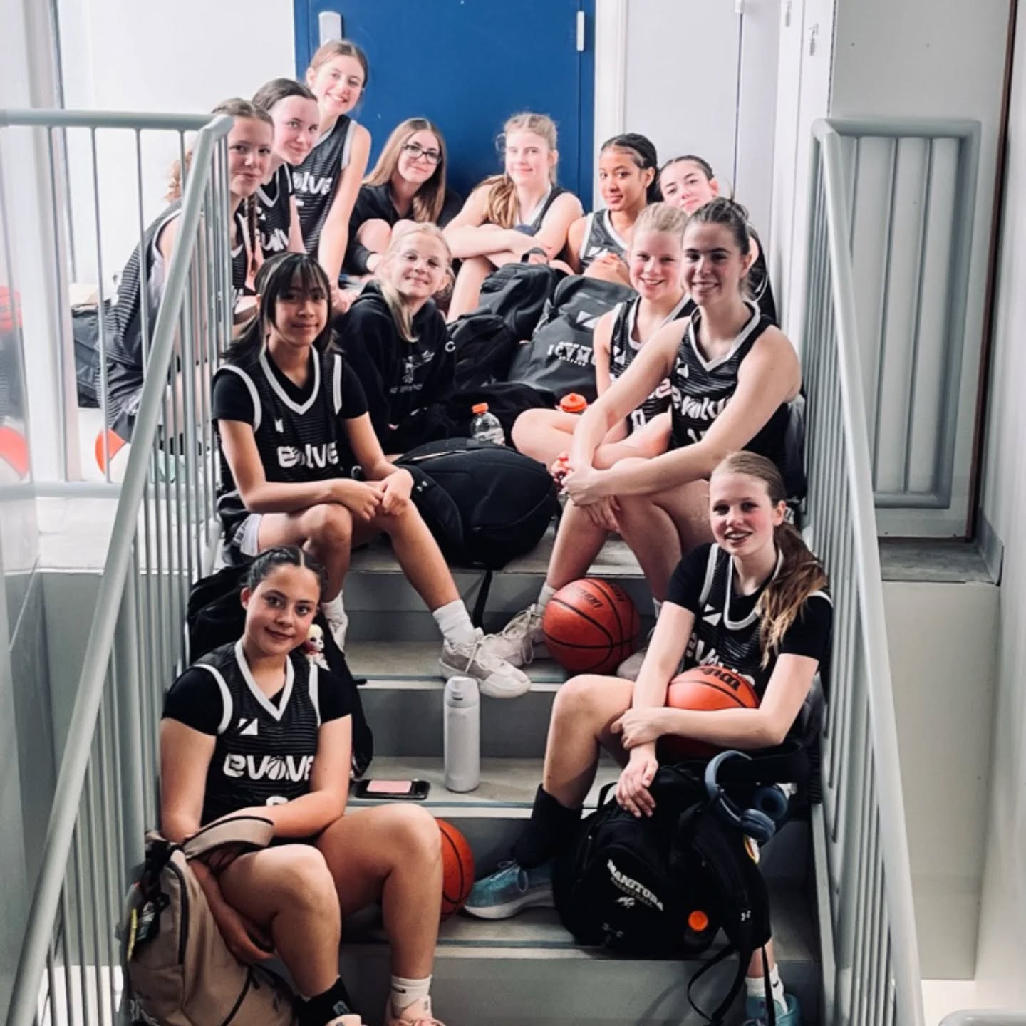 These girls had a successful weekend at the Calgary Genesis tournament.
They went 2-2 and learned so much!
So proud of how they responded to tough physical teams!
