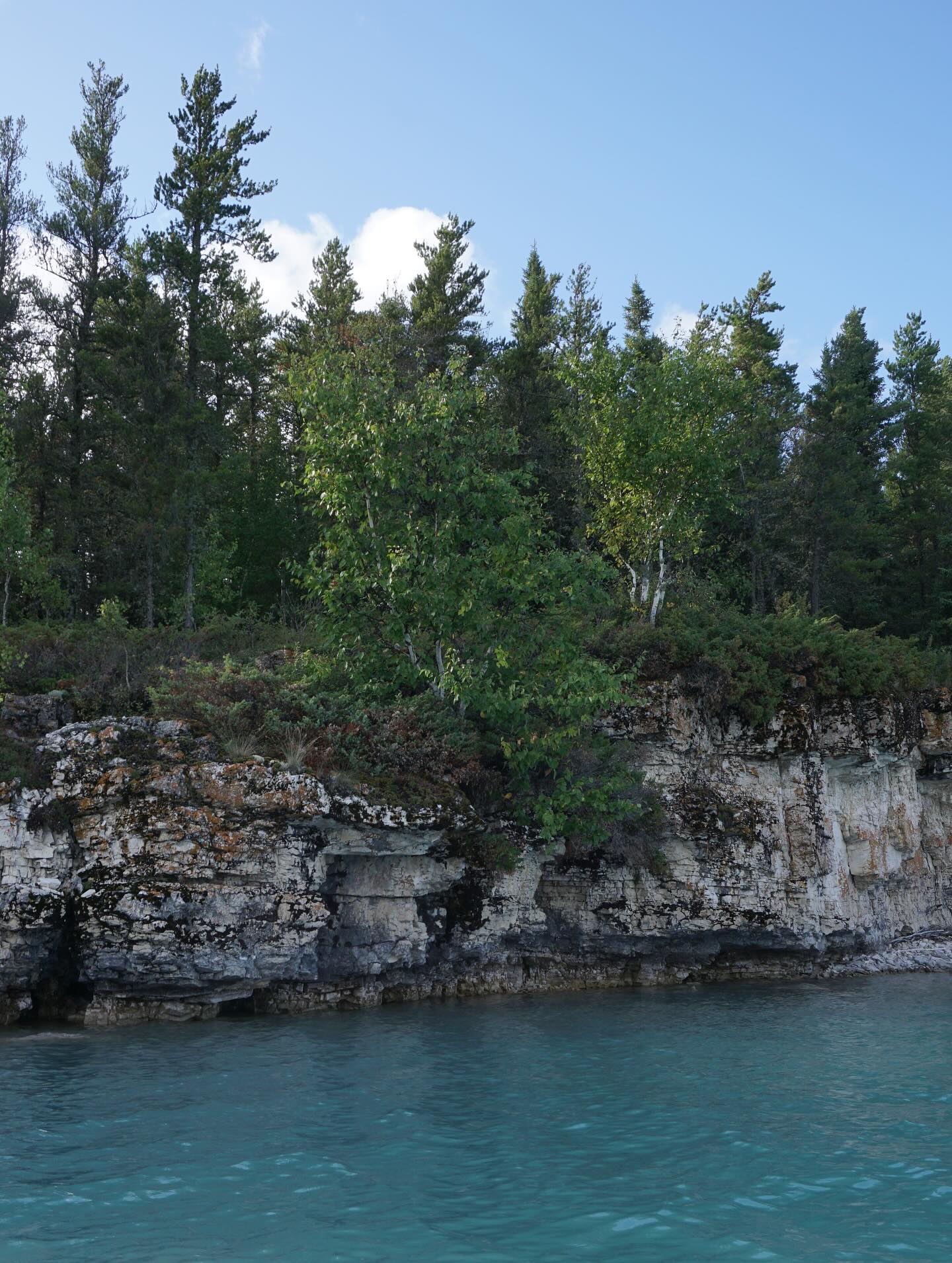 Little Limestone Lake is the largest marl lake in the world. Spending time in its clear turquoise waters is truly awe inspiring.
This trip is offered twice this year: July 17-19 and September 11-13.
This is a multi-day tour that includes three separate kayaking excursions (approximately 10 hours in total) to explore northern Manitoba on both Little Limestone and Footprint Lakes. Little Limestone Lake is known for its turquoise waters, smooth pebbled shores, and its ability to change colour at different periods of the day. This amazing lake, due to its distance from major centres, is a relatively untouched paradise. Participants of this tour will meet on the afternoon of the first day to embark on a Little Limestone Lake afternoon or evening paddle, retire to a nearby lodge for some nighttime relaxation, and then return the next morning to set out for a day tour to explore deeper into the lake. On the third day, participants will explore Cedar Lake or Footprint Lake, a beautiful water body nearby our accommodations north of Grand Rapids, MB. Times and exact locations for each excursion will be weather dependent. We will welcome what nature brings us.
Note: Little Limestone Lake is 5 hours north of Winnipeg, Manitoba. Lodging will be at Moak Lodge near Grand Rapids, MB, about 40 minutes way from Little Limestone Lake.
Accommodations will offer shared cabin spaces. Participants provide their own meals and can prepare them in the shared kitchen.
Previous lake kayaking experience is required. These are large lakes that can challenge even experienced paddlers when the weather turns. But it is so worth it!