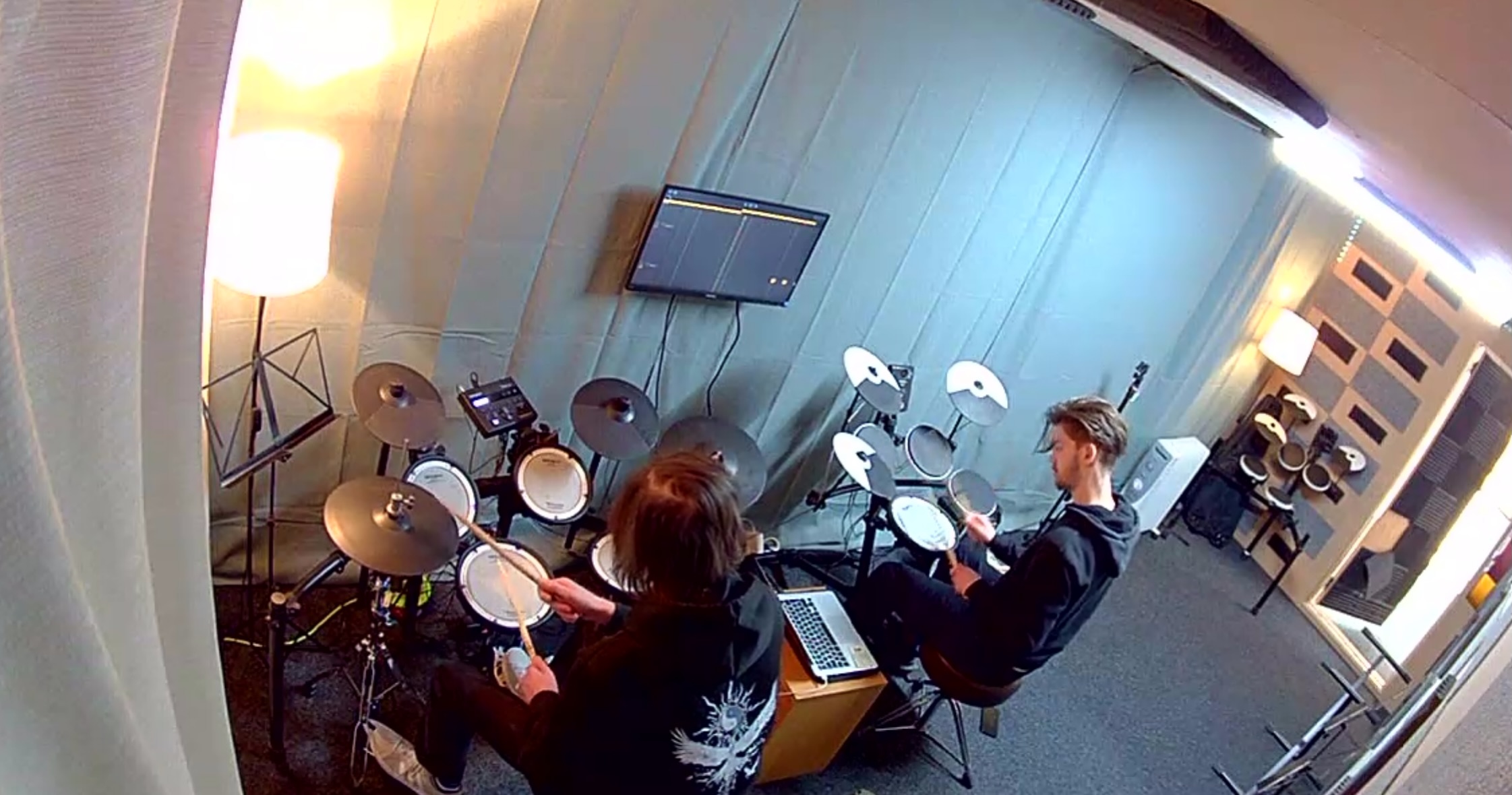 Studio B full of students today with @niallilson teaching from 9:30am - 4:45pm.
The two kit set up allowing for teacher demonstrations. It also allows both student and teacher to play together In unison.
#eastmidlandsdrumtuition
#drums
#teaching