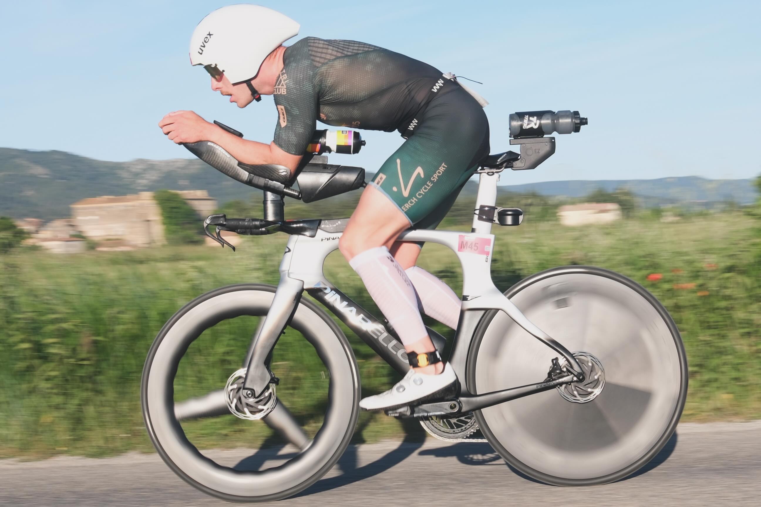 Ironman 70.3 Pro Series Aix en Provence is in the books. Racing against the top crop of the middle distance triathlon is fast and furious ⚡️. Despite strong performances over all disciplines I ended up in 33. Place, what reflects the crazy level at the moment. I am still happy with my current fitness and build further upon it. Two strong half distances in the bag and now up for a bigger challenge 🙌. Thanks for the amazing support and everyone following the journey 🫰🏼.