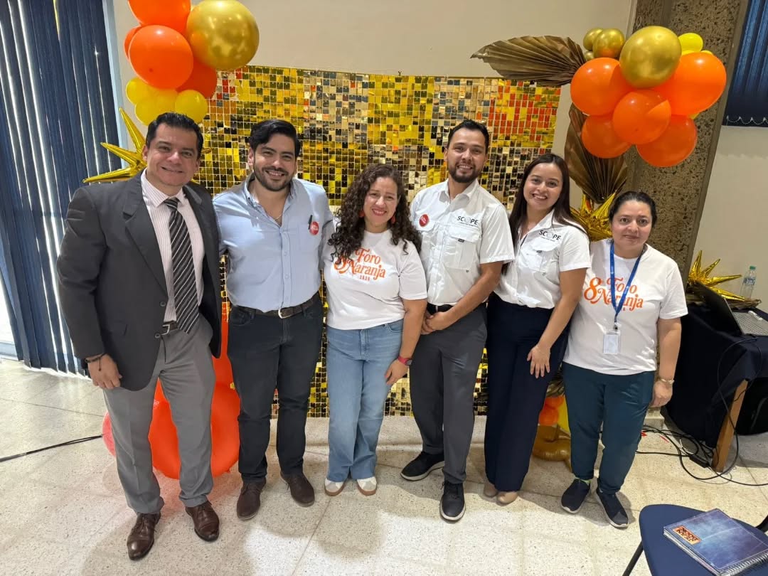 Nos llena de orgullo haber sido parte del 8° Foro Naranja de la Universidad Don Bosco. ✨️
Contribuir a la formación de futuros profesionales, hablando del uso real y responsable de la IA en el mundo empresarial, es una oportunidad que valoramos enormemente.
La IA es una herramienta estratégica, pero el análisis y las decisiones siempre dependen del criterio humano. 💡
Gracias por la invitación y por crear espacios que realmente transforman. 🚀👨💻