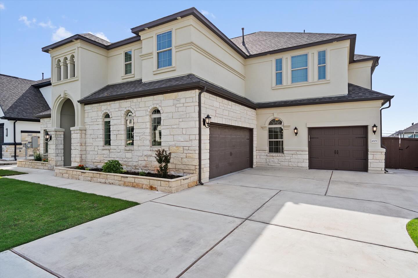 Open House Today | Today 1-3 pm in Vizcaya, Round Rock
Looking for space, flexibility, and modern design in Round Rock? Tour this exceptional home in Vizcaya today.
Built in 2021 by Taylor Morrison, this beautifully designed residence offers 5,187 square feet, 6 bedrooms, and 4.5 baths with a layout designed for the way people live now.
The heart of the home is a gourmet kitchen featuring a large island, quartz countertops, and a six-burner gas cooktop, opening to expansive living and dining spaces that make everyday living and entertaining feel effortless.
Highlights include:
🎬 Dedicated movie theater and spacious upstairs loft
🏡 Two en suite bedrooms downstairs, ideal for multigenerational living or guests
💼 Private home office
☀️ Natural light throughout, no carpet, and thoughtful modern upgrades
🌿 Covered back porch for outdoor relaxing
Set in sought-after Vizcaya, residents enjoy resort-style amenities, strong commuter access, and convenient proximity to shopping, dining, and everyday essentials in Round Rock.
Stop by today from 1 - 3 PM and see what makes this home stand out.
#OpenHouse #RoundRockTX #Vizcaya #RoundRockRealEstate #OpenHouseToday #LuxuryHomesTexas #TaylorMorrison #HomesForSale #CentralTexasRealEstate #MultigenerationalLiving #ModernHomes #RoundRockHomes #TexasRealEstate #HouseHunting #dreamhome #germanrealtorinaustin #germanrealtorintexas #berkshirehathaway #bhhstxrealty #sabinemccallahomes #soldbysabine