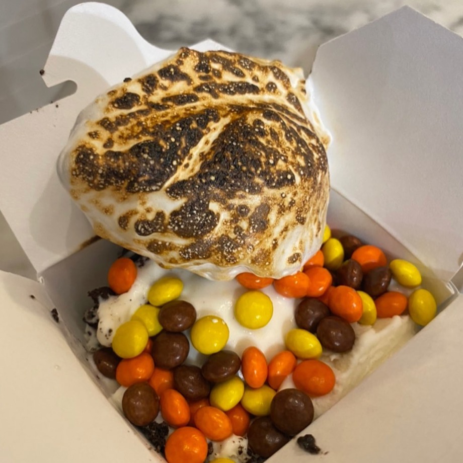 ICE CREAM FOR DINNER!
It's perfect weather for something cold and delicious! Scooping 'til 10pm!
#icecream #uesnyc #dessert #bestcandystoreNYC #wedeliver