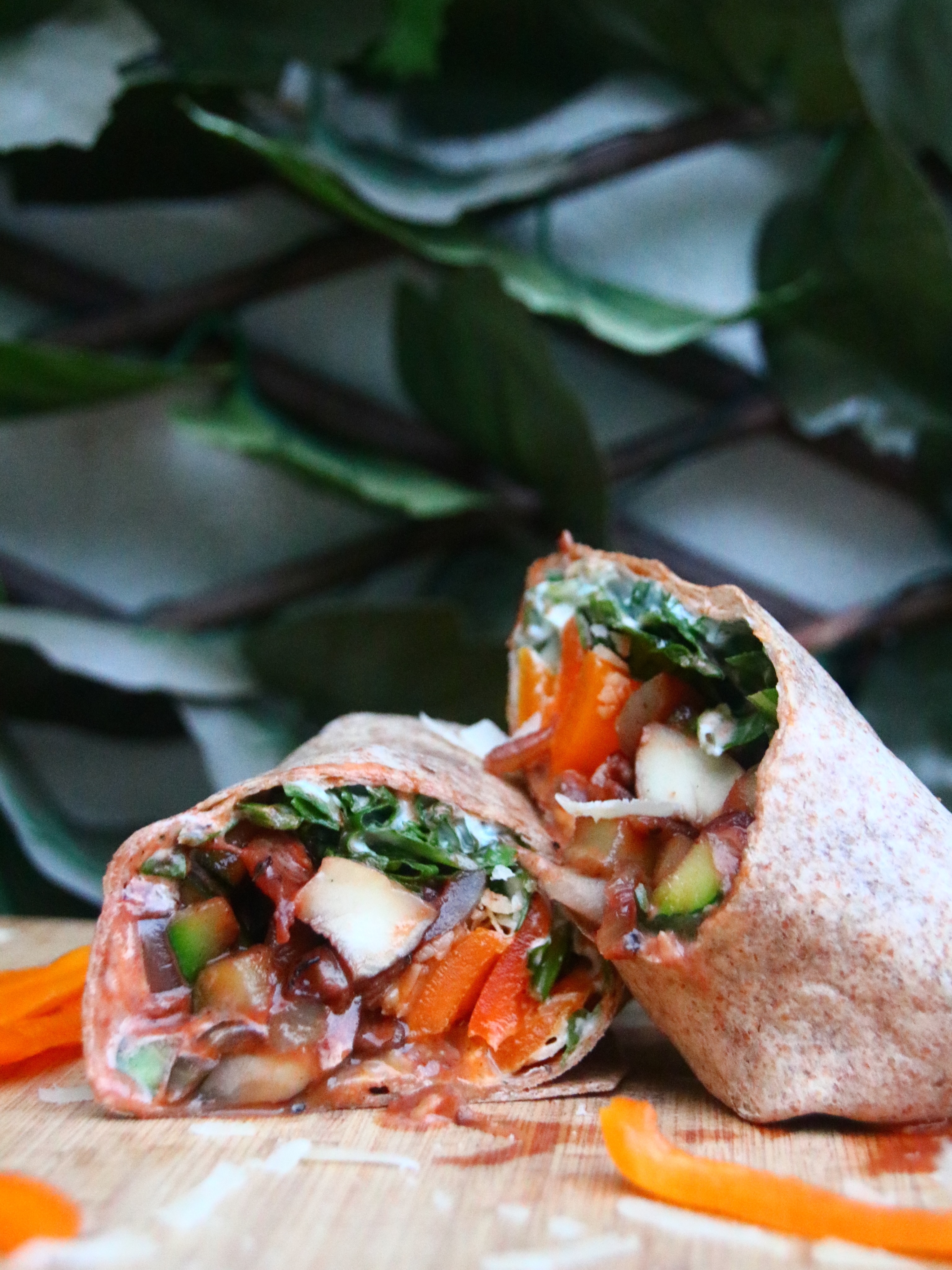 We hope you’ll love this Creative Mushroom Wrap recipe and will include it in your weekly meal plan. Share it with friends and family and don’t hesitate to show us your tasty creations! By introducing different textures and flavors in your wrap, you can take the recipe to the next level. Happy experimenting!
##FlexitarianRecipe #HealthyEating #VeganOption EasyAndTasty
#foodforflexitarians