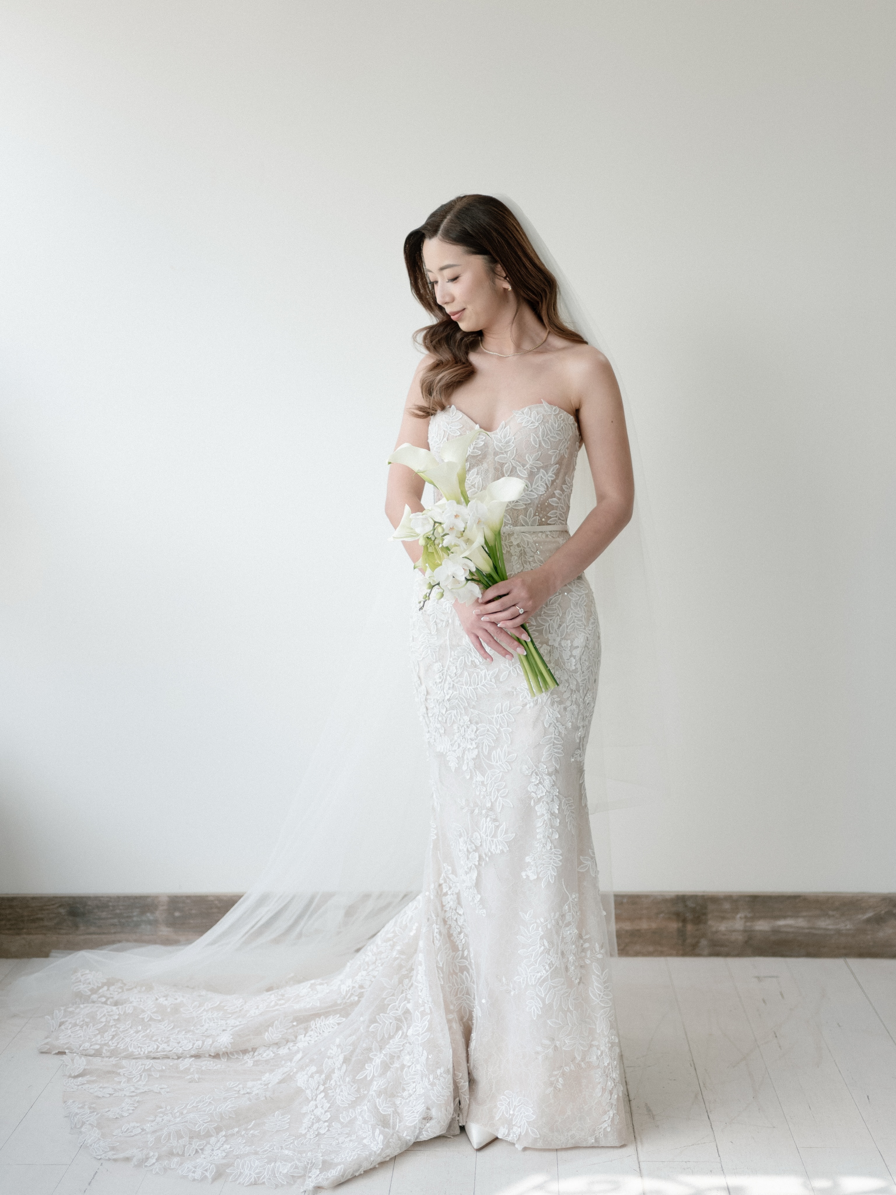: Simon & Sherly 🕊️
Venue @stonesoftheyarravalley
Florals @flouergardn
Photographer @caliaphoto
Celebrant @shannonjeanscelebrant
Hire Items & Styling @clothandconfettievents
Make-Up @stephaniecahyadimua
Hair @hairbyjc
Dress @the.proposal.bridal @leegrebenau
Ring @simonwestfinejewellery
Chandelier @chandelierhire1
Entertainment @likethis_entertainment
Cake @ladyr_kitchen