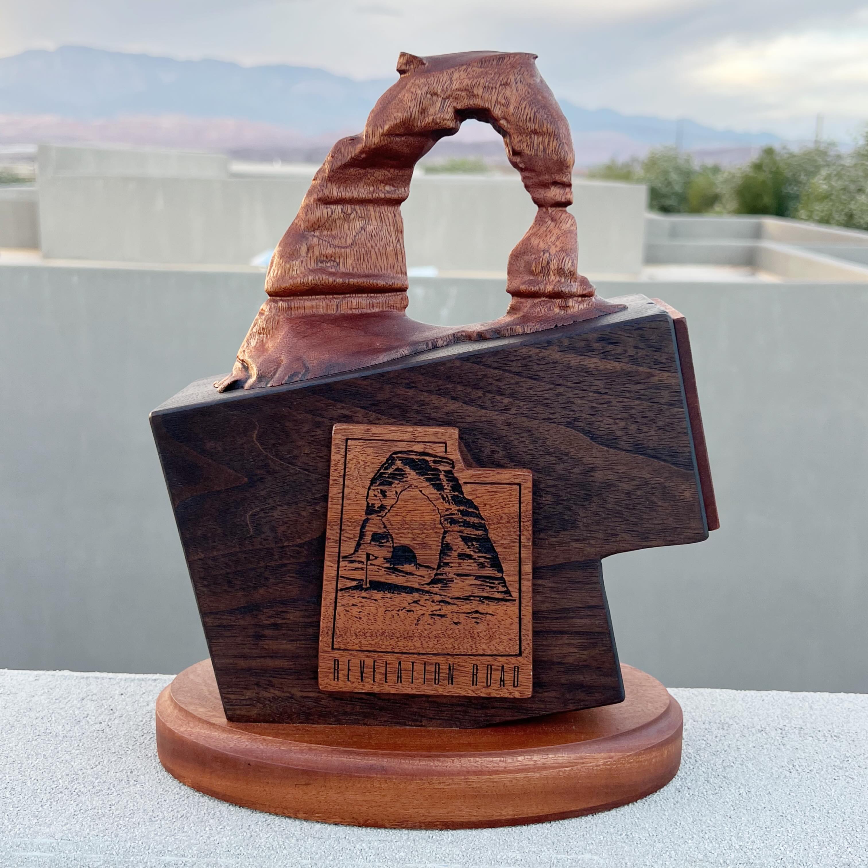 The 6th annual golf trophy! This years tournament was in Southern Utah by way of Las Vegas.
Trophy features:
•Utah state shaped base kicked on it’s side constructed from walnut and ebony pigmented finish
•3D Delicate Arch top constructed from sapele
•Hidden shot glass, cigar, joint, cigar cutter, and lighter
•Magnetic sapele badges to conceal the party
•Tourney purse concealed within the sapele base
•Cherry scalloped carrying case ebony stained and finished with sapele sponsor badges and handle. Complete with a laser engraved acrylic front
•Poker chip ball markers for all participants
Thanks again to @shopsabre for filming this build and you can check it out in an earlier post and YouTube link in bio.