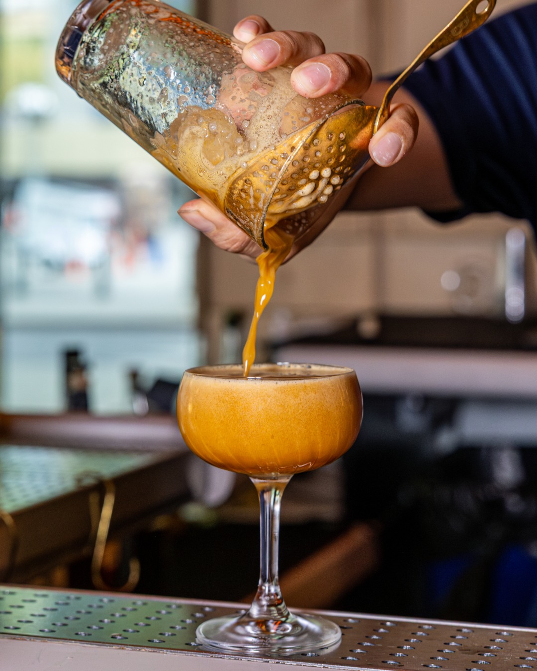 Your espresso martini era just got an upgrade. 🍌☕ Por La Tarde brings together aged rum, banana, coffee, cardamom, and nitro foam for a cocktail that’s impossible to have just one of!
#bananaespressomartini #banana #cocktails #sanjose