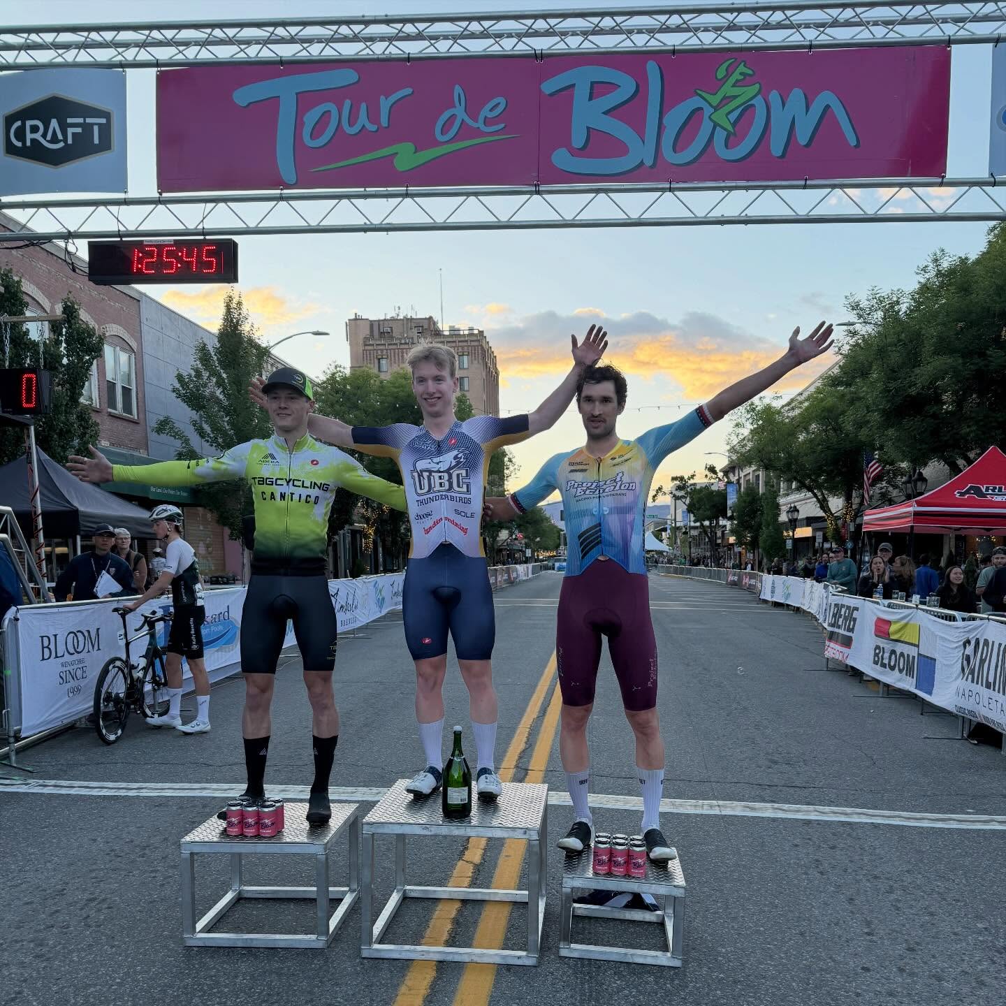 Your stage three criterium elite men’s podium.
🥇Jonah King - @ubccycling
🥈 Jayden McMullan - @tagcycling.race.team
🥉 Stephen Bassett - @projectechelonracing