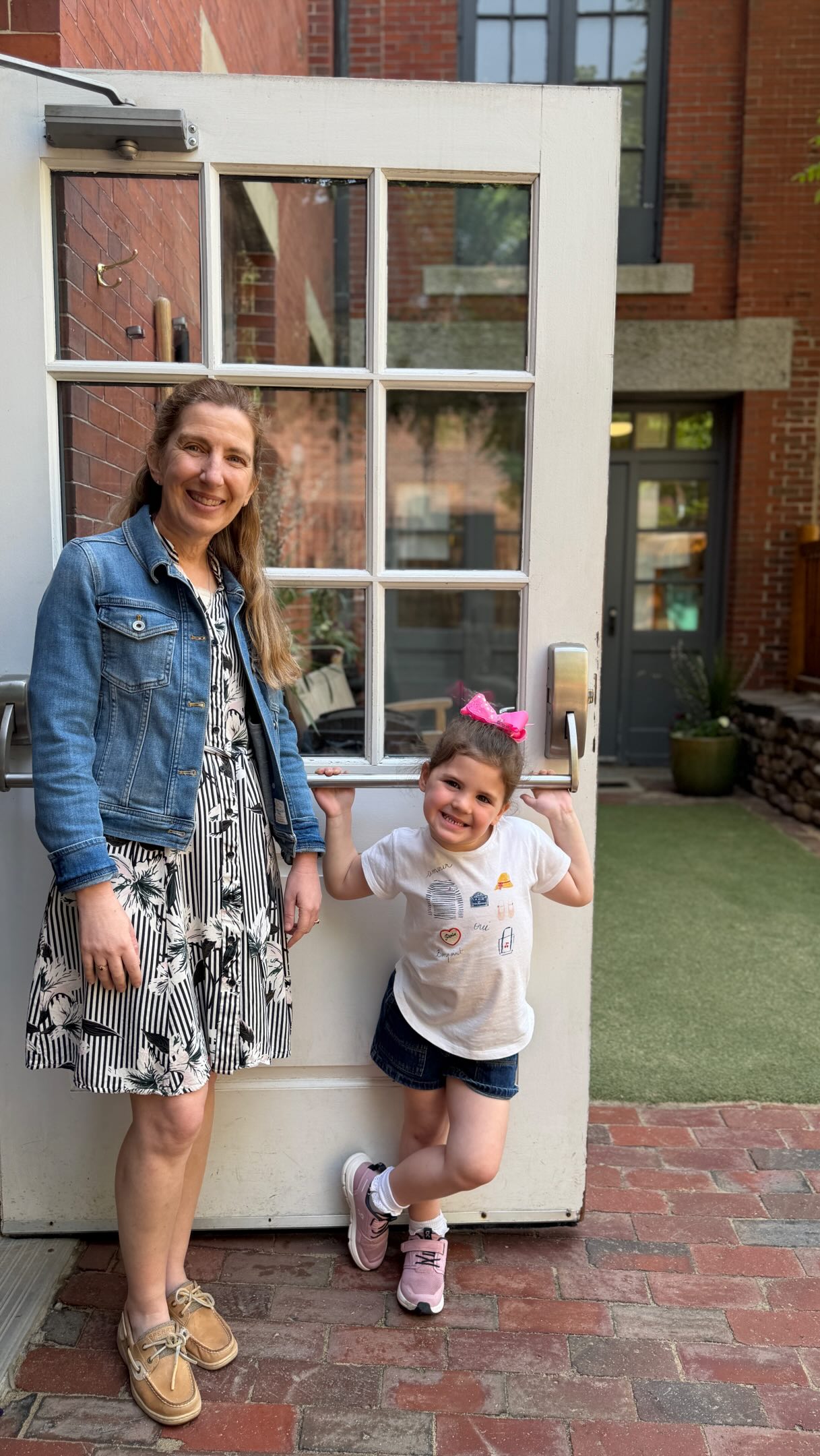 Today BHNS was led by our next Director for a Day! Our little director had big ideas for her day including choosing her own outfit: “Ms. Deb can wear whatever she wants and I’ll wear whatever I want!” Our new director’s biggest hope for the day was to help our teachers—she started by providing doughnuts to all of our teachers and throughout the day delivered items, helped set up classrooms, read stories, and set up activities for different classes. Today’s director found joy in the classic director jobs like checking the mail and feeding the fish and discovered new adventures including a visit from her dad in the library, sitting at Ms. Lisa’s desk, and holding the Green Room butterflies! Thanks for all of your hard work today, Director!!🥰🎉🍩