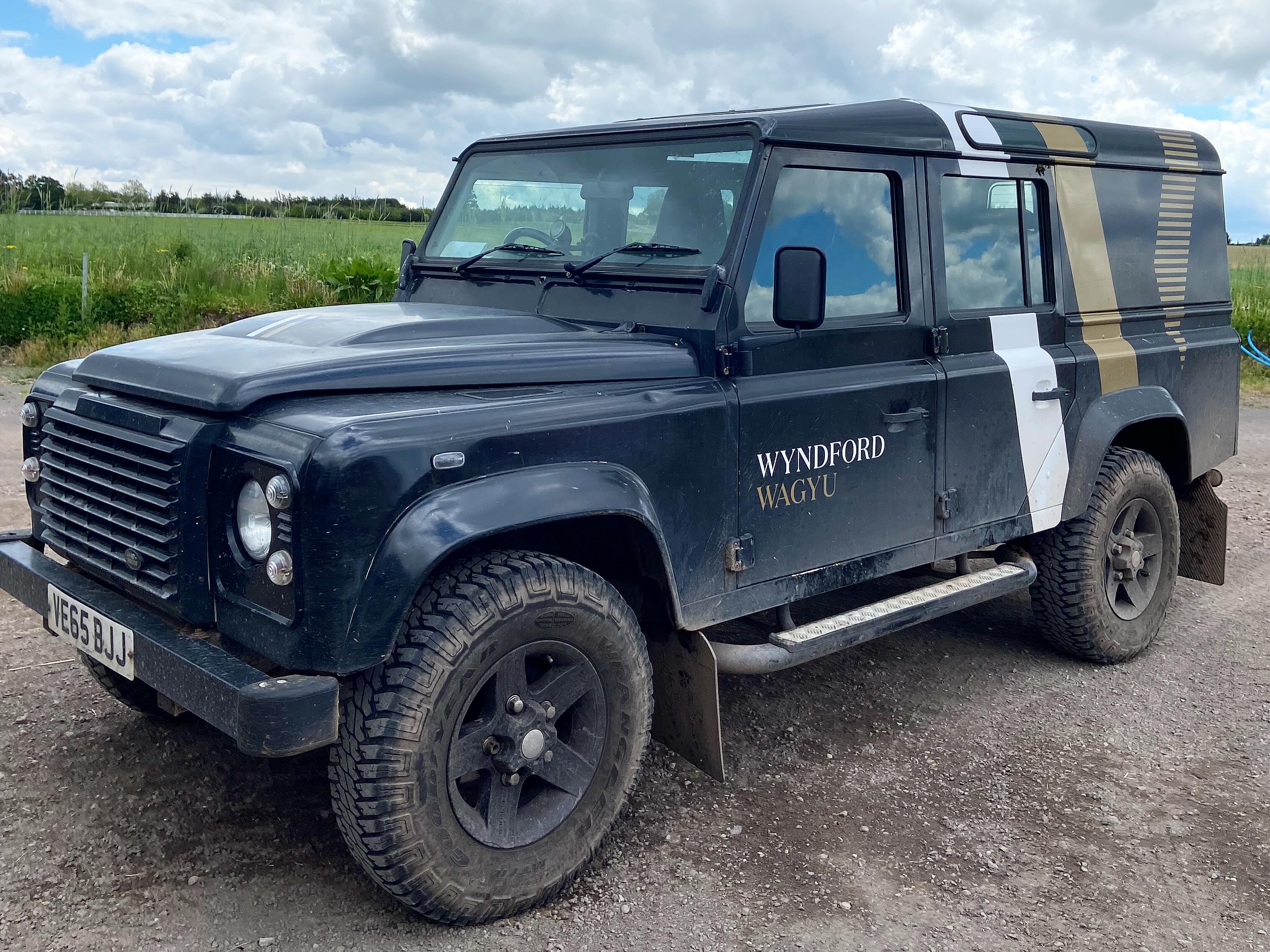 Wyndford Wagyu es uno de los proyectos Wagyu más interesantes del Reino Unido, Basado en Shropshire, Inglaterra. Enfocado en 100% Fullblood Wagyu, su trabajo desde la óptica de la genética ha logrado hitos importantes como lograr el toro con el mayor BMS del mundo en 2025, basado en las pruebas de la AWAust, con una marca premium inspirada en la perfección y la excelencia, logrando integración vertical.
Agradecemos a la familia Wyndford Wagyu por el almuerzo y toda la atención recibida.
@wyndfordwagyu
