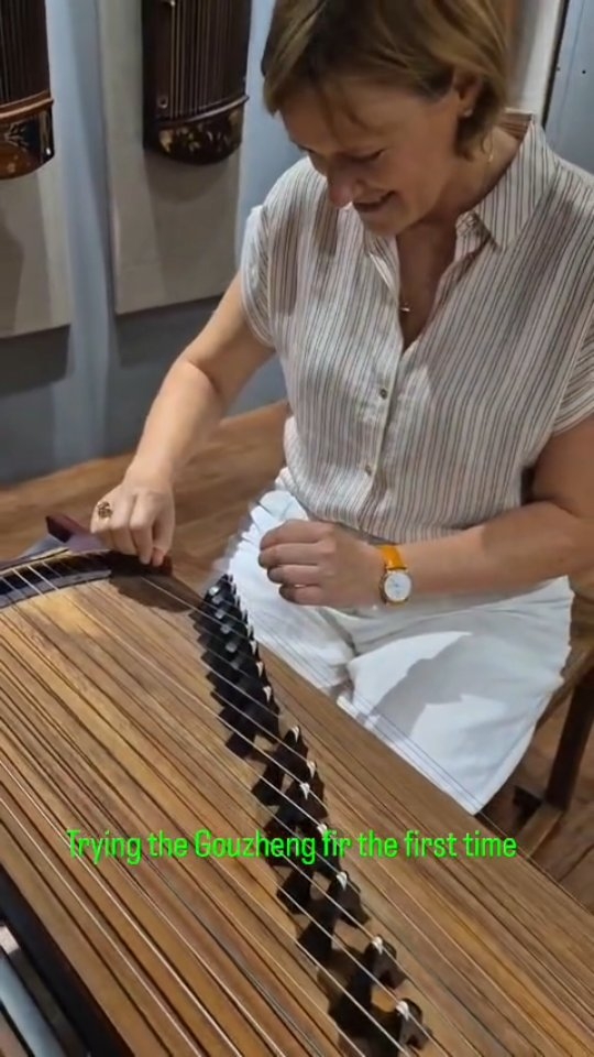 Traditional Chinese string Gouzheng
A new discovery and so exciting to try.
#composer #gouzhen #singapore
