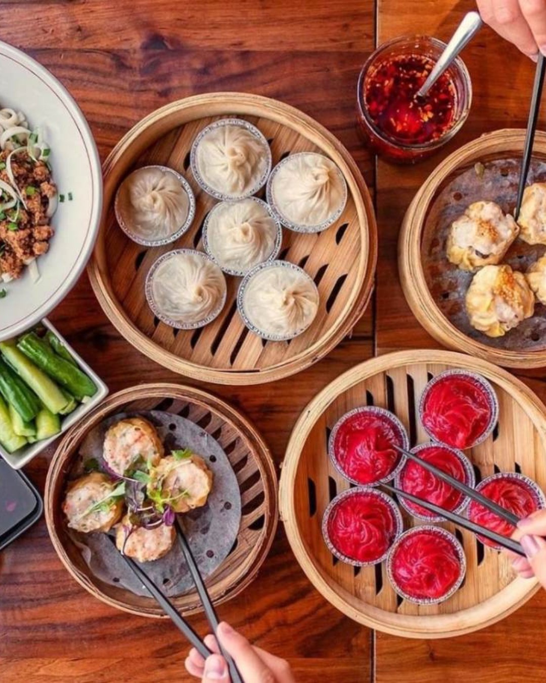 You heard right… Dumpling Time is on the way to The Warehouse Food Hall. Handmade dumplings, gyoza, and bao, among other signature dishes, all packed with flavor. Yeah, we’re already thinking about it too.
Stay tuned. It’s about to get good.