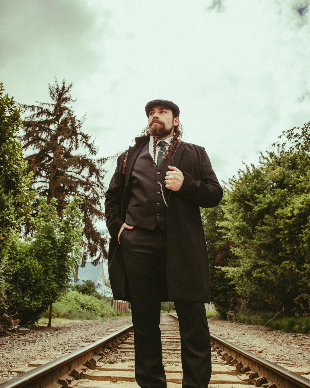 Performer Spotlight: Joseph Linahon
Gather close, kinfolk, for a performance that will stir the soul and set your feet in motion. We are thrilled to welcome Celtic folk musician Joseph Linahon to the stage this summer!
Weaving together powerful song and ancient story, Joseph has been wandering the western US and Canada since 2022, bringing a hard-strumming, foot-stomping energy wherever he goes. Accompanied by the resonant melodies of his Irish Bouzouki and the primal heartbeat of the traditional Bodhrán drum, he breathes new life into the timeless choruses and rich histories of the Celtic nations.
From soaring sea shanties to spirited folk tunes long recited from palaces to pubs the world over, his music is a bridge to the past and a celebration of our shared journey.
Following recent, spellbinding appearances at the Las Vegas Ren Faire, Utah Highland Games, and the Oregon Ren Faire, Joseph’s performance promises to bring an untamed, lively energy to our sanctuary. Come raise your voices, share in the rhythm, and feel the collective strength of our stories combined.
June 20th
2:00 PM
Washougal, WA
Discover the complete, magical lineup of artists and visionaries joining us this summer by visiting the full schedule on our website. We’ll see you there.
#CelticMusic #FolkMusician #PNWMusic #FolkFestival