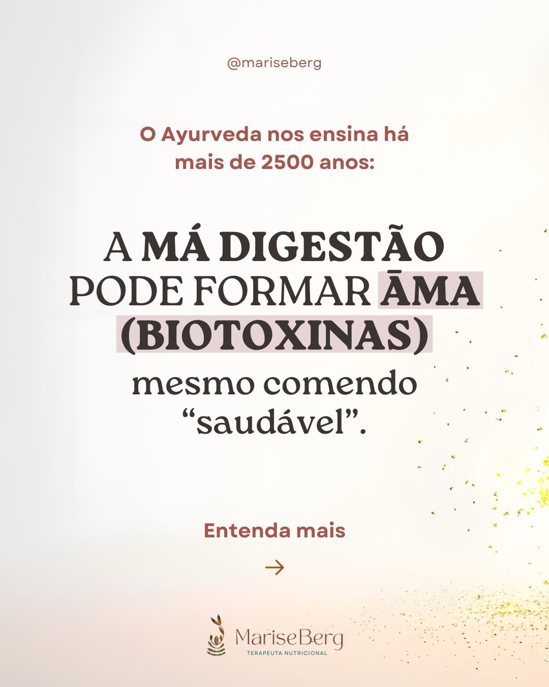 O Ayurveda descreve como āma aquilo que a ciência hoje reconhece como metabólitos produzidos a partir da digestão e da atividade da microbiota intestinal.
O ponto está na forma como o alimento é digerido e transformado no corpo.
Excesso de proteínas e gorduras saturadas, associado a uma baixa ingestão de carboidratos ricos em fibras, altera a produção desses compostos e impacta diretamente a saciedade, a inflamação e o metabolismo,
para o bem ou não, dependendo da composição da dieta e da microbiota.
Na prática, o caminho está no equilíbrio entre os nutrientes: carboidratos (especialmente fontes de fibras), proteínas e gorduras, com um olhar atento para a qualidade e a proporção do que compõe o prato.
Ampliar a base vegetal da alimentação e ajustar o espaço dos alimentos de origem animal muda o funcionamento da microbiota e, com isso, do eixo intestino–cérebro–metabolismo.
Esse é um trabalho a quatro mãos, com uma Nutri que considera corpo, mente e microbiota e traduz a teoria em prática no seu dia a dia.
Se esse tema conversa com você, fica por aqui.
Vou seguir trazendo conteúdos sobre o eixo intestino–cérebro–metabolismo.
E, se quiser olhar isso de forma mais personalizada, o contato do consultório está no link da bio.
#microbiotaintestinal #eixointestinocerebro #nutriçãofuncional #nutricaointegrativa #consciênciaalimentar