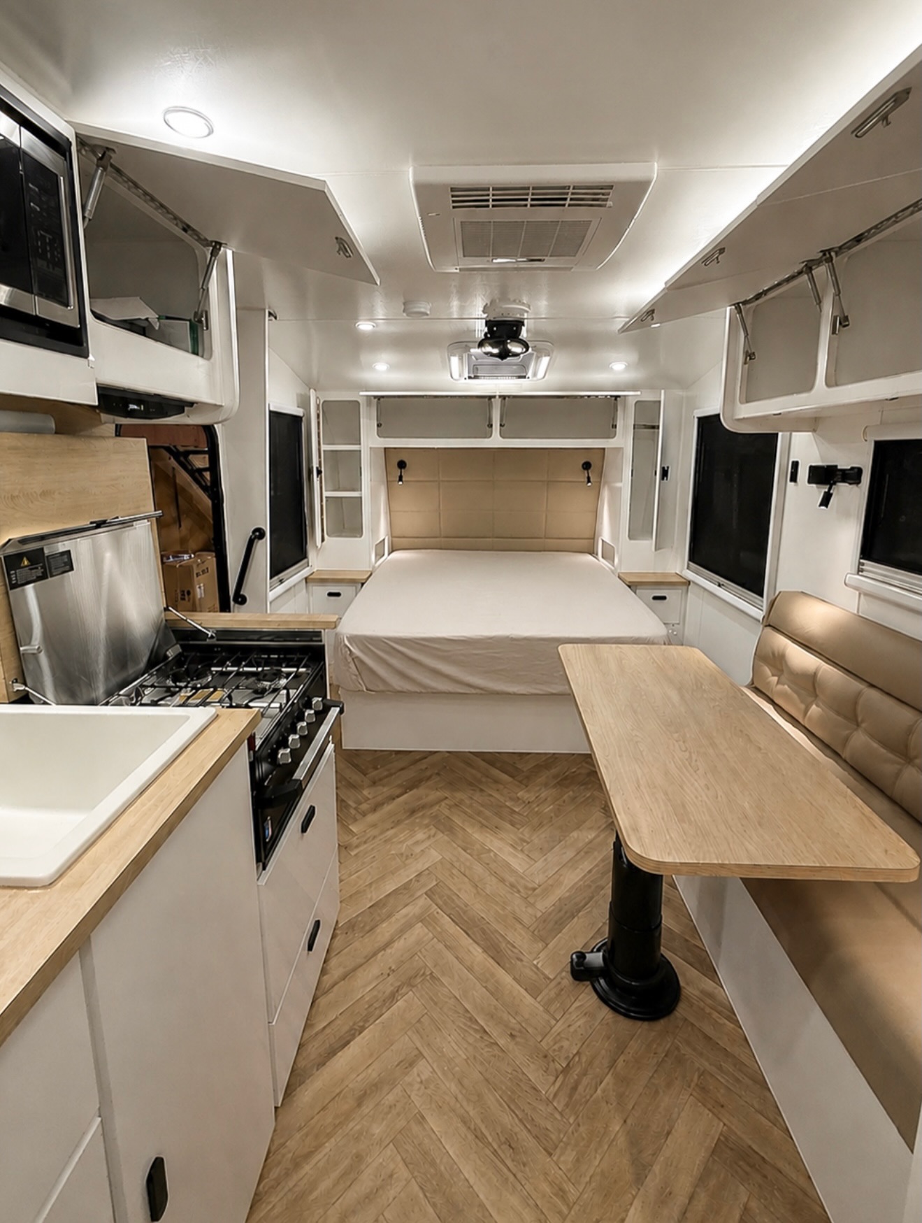 Space for the whole family, wrapped in a modern luxury interior.
#familycaravan #luxurycaravan #offroadcaravan #caravanlife #australianmade