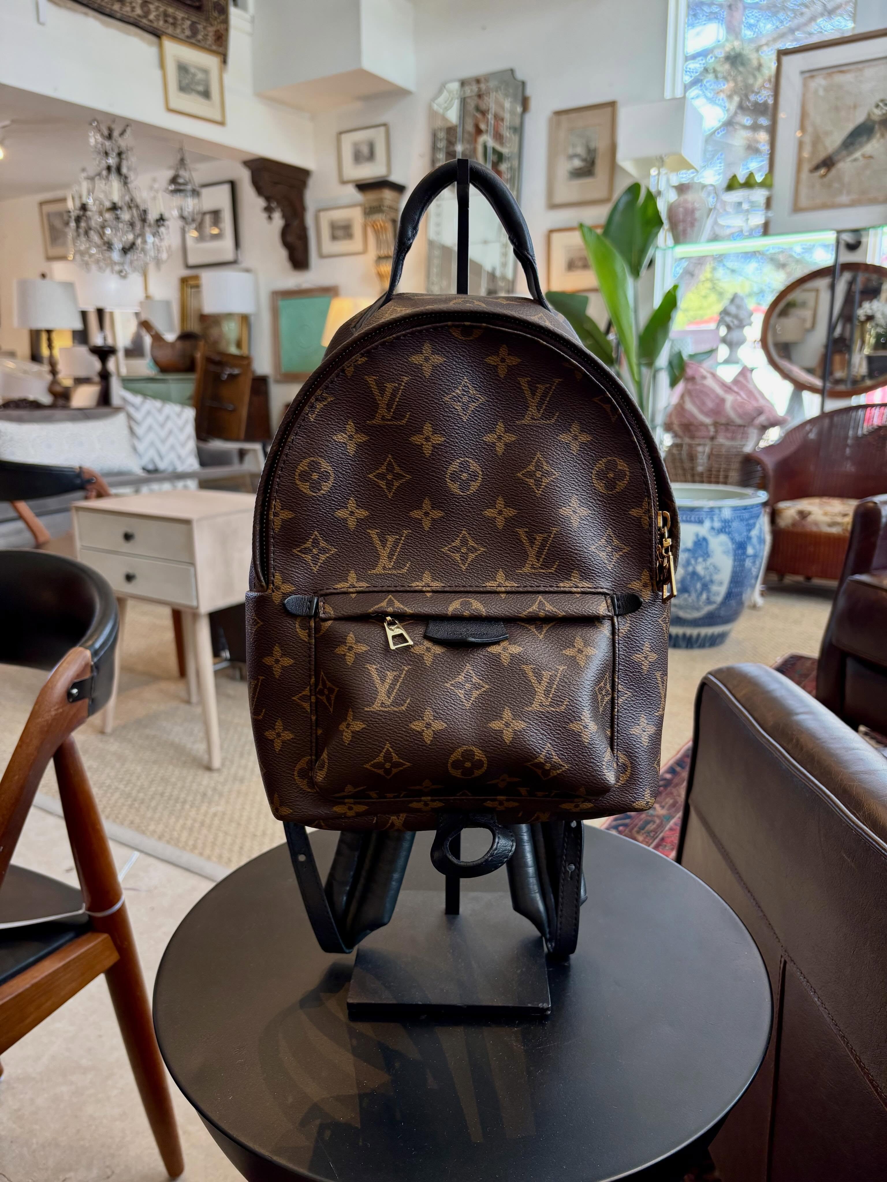 Look what just came in! This Louis Vuitton Monogram Palm Springs PM backpack. It’s in excellent condition and won’t last long. $1995.
#lovedyoumadlythornbury #consignmentboutique #designerconsignment #designerhandbags #thornburyontario
