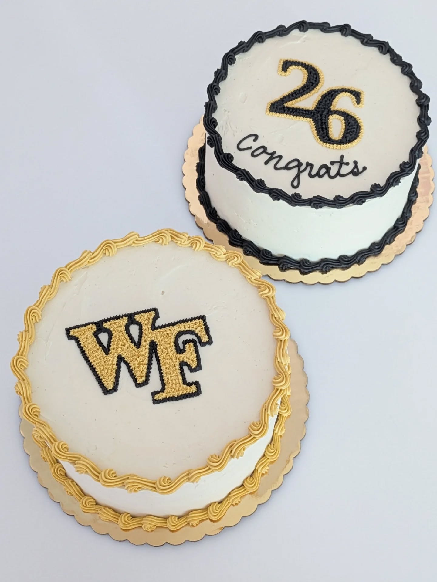 Congrats to all the graduates this weekend! Thanks for letting us be a part of your celebrations! 🎓🩷✨
