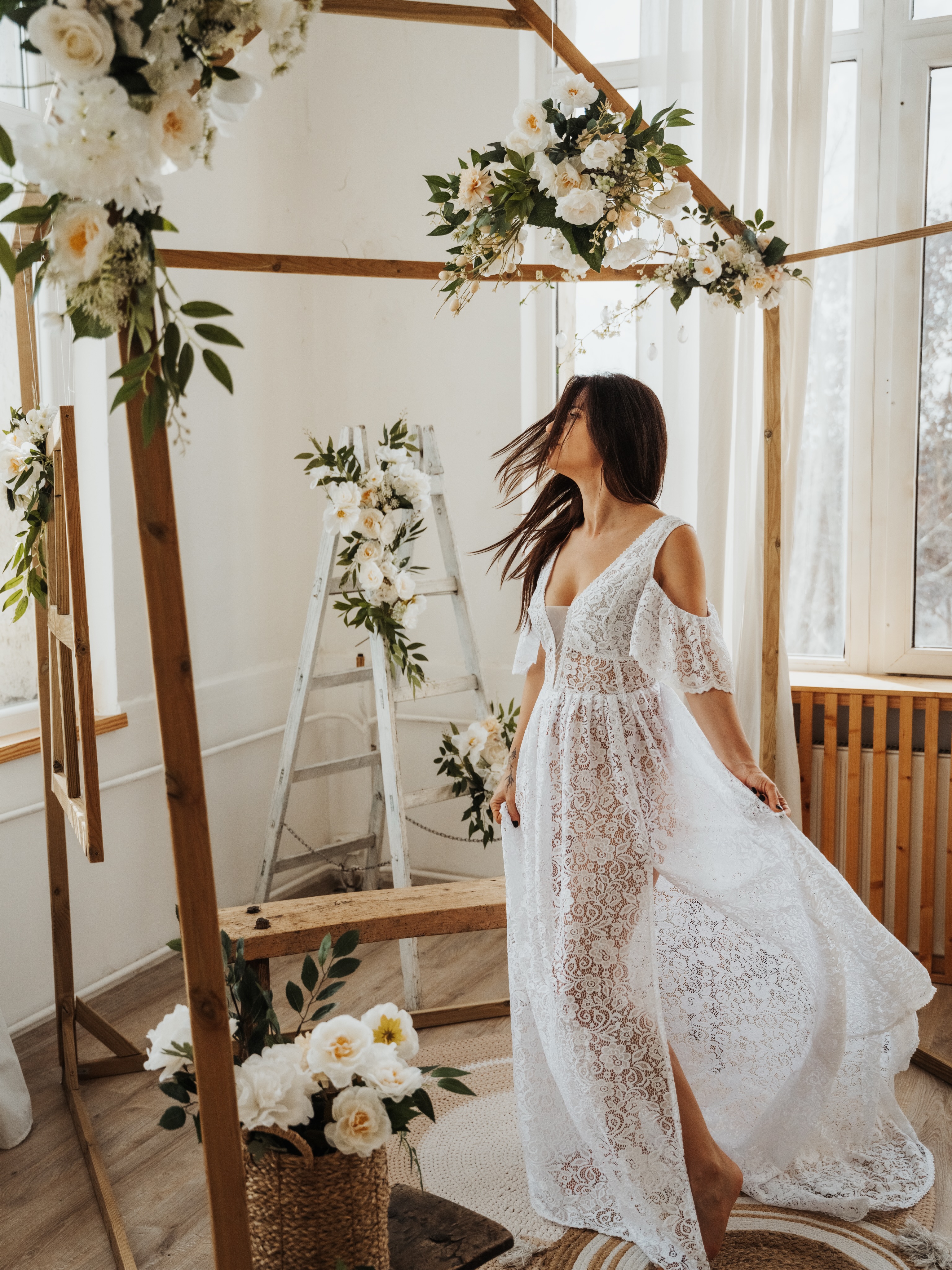 Beautiful lace design gown perfect for elopement wedding🥰
📸 @veledszep
#maternityphotographer #pregnancygown
