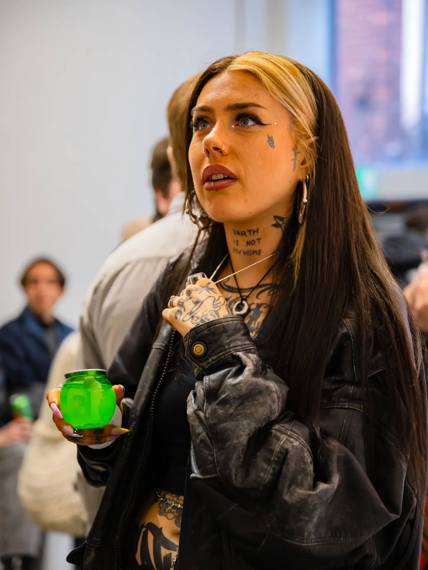 Thread Lightly @ TØN 🖤
Four female artists, one exhibition, across four mediums - a group exhibition not to be missed here in Temple Bar.
We of course popped along to opening night last week to see the works of Alicia Donnan, Eva Vitkute, Fiona Somers & Sophie Scally and we think you should too - running until May 25th!
📍 @tondublin , Temple Lane South
#WeAreTempleBar #TempleBar #TØNDublin #IrishCreatives #IrishArtists