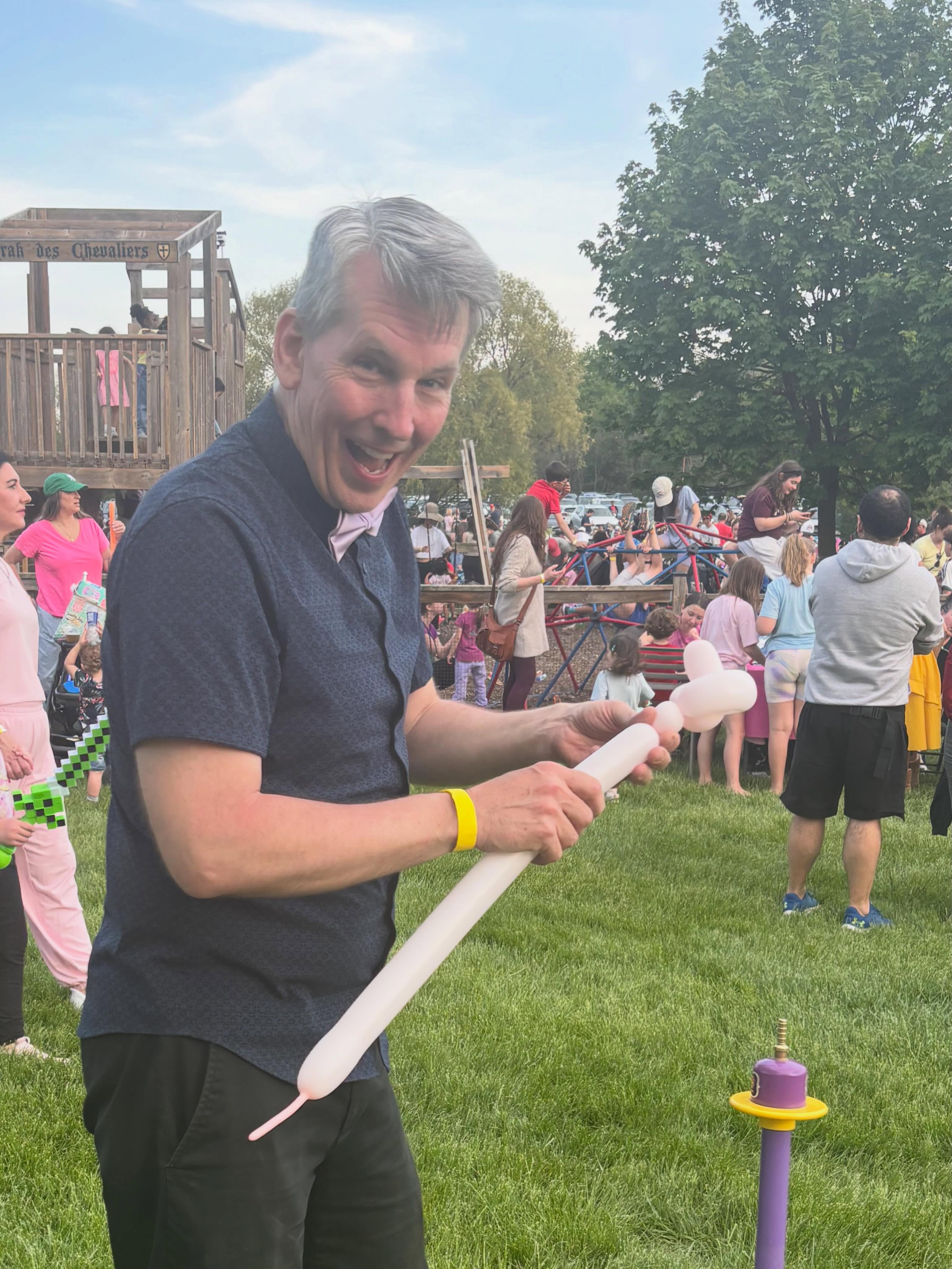 The warm weather is here, and Presswood Entertainment is busier than ever…balloons, bubbles, and foam OH MY…#summervibes #kidsentertainment