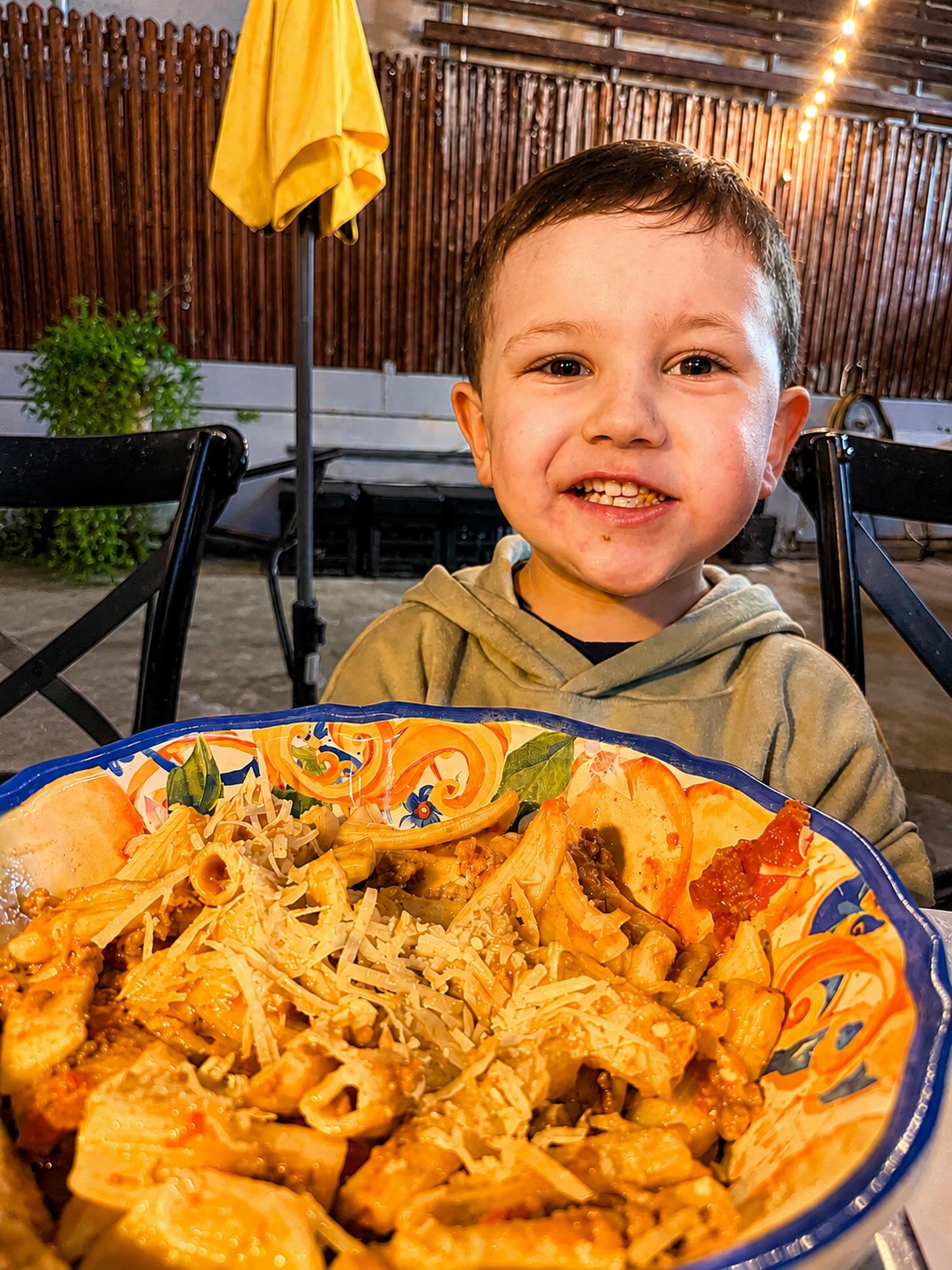 Did you know New Farm Bistro is family friendly? ✨
With a spacious outdoor area, plenty of room for the kids to run around, plus chalk for little artists to create their own concrete masterpieces 🎨💛
Good food for the grown ups, fun for the little ones 🤌🏻🍝