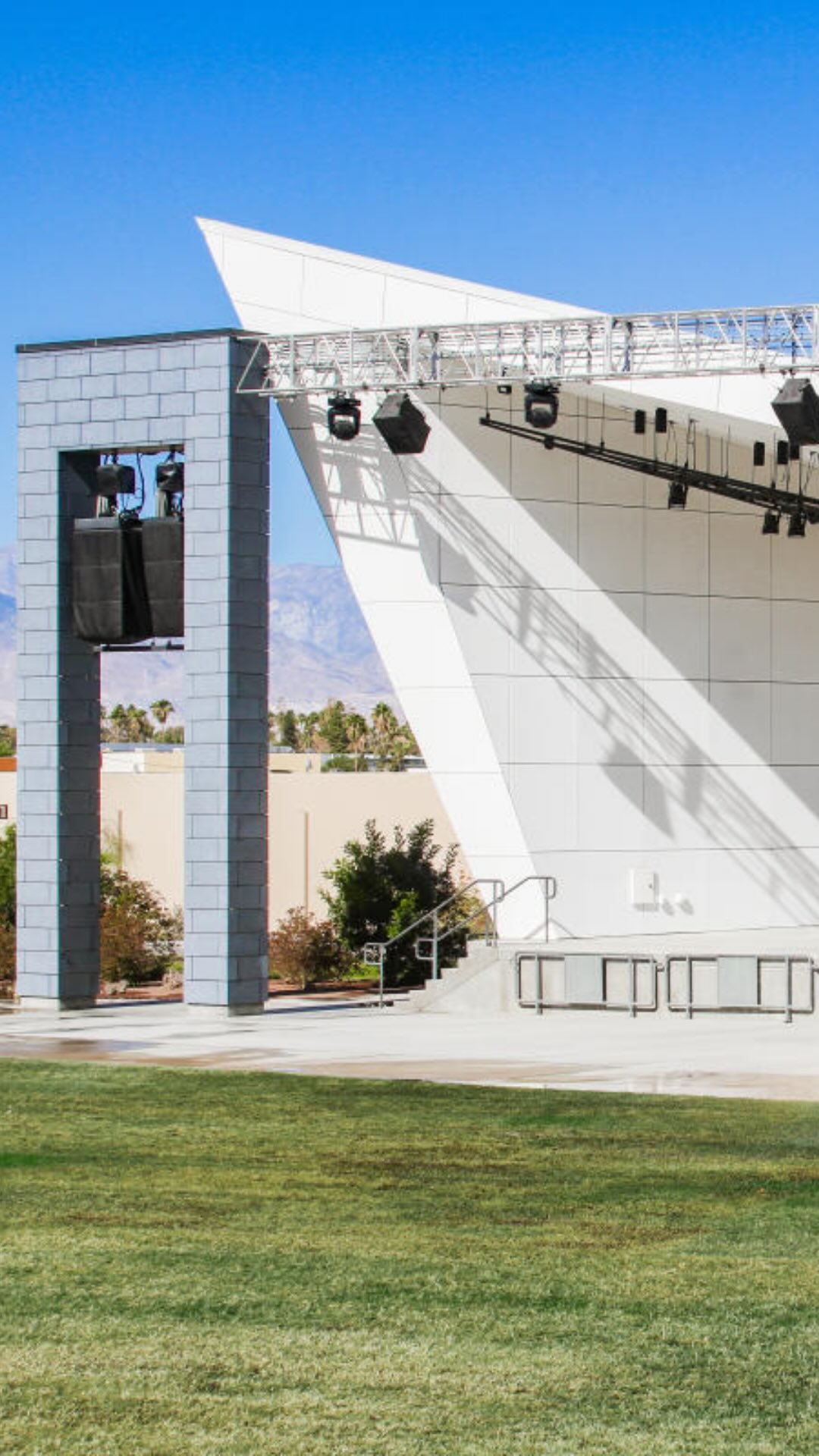 Looking for something fun to do this week? Here’s what’s happening around the Coachella Valley this week.
Checkout my blog for a full monthly list of events.
#PalmSprings #CoachellaValley #JermaineAntonio #GreaterPalmSprings