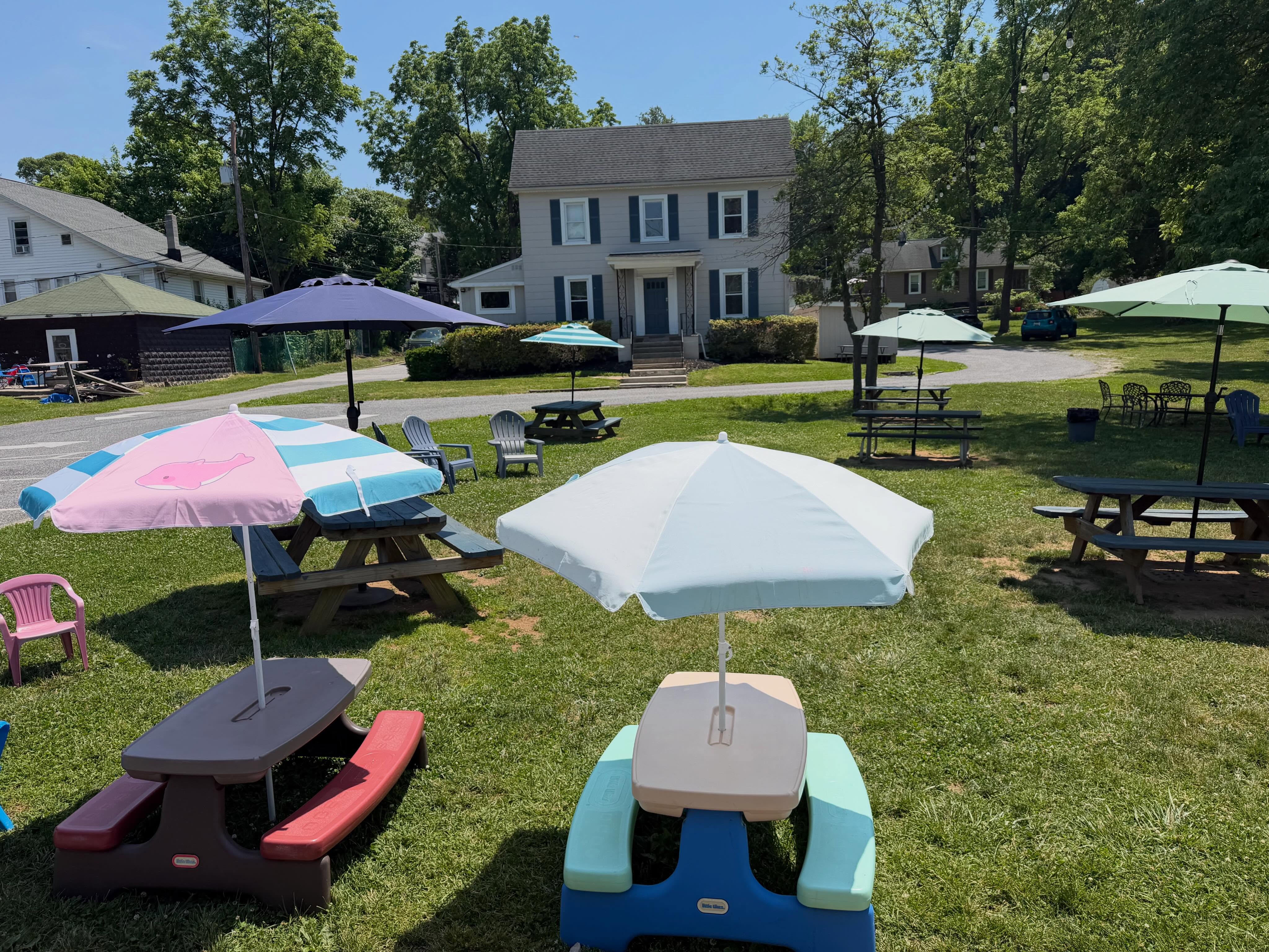 The warm weather is finally here ☀️ Come cool off with a snowball or ice cream! We’ve got plenty of shade and the perfect spot to relax!
Enjoy these beautiful days before the cold and rainy weather sneaks back in 🌦️
We’re open until 9 tonight, so stop by and treat yourself. See you soon! 😍