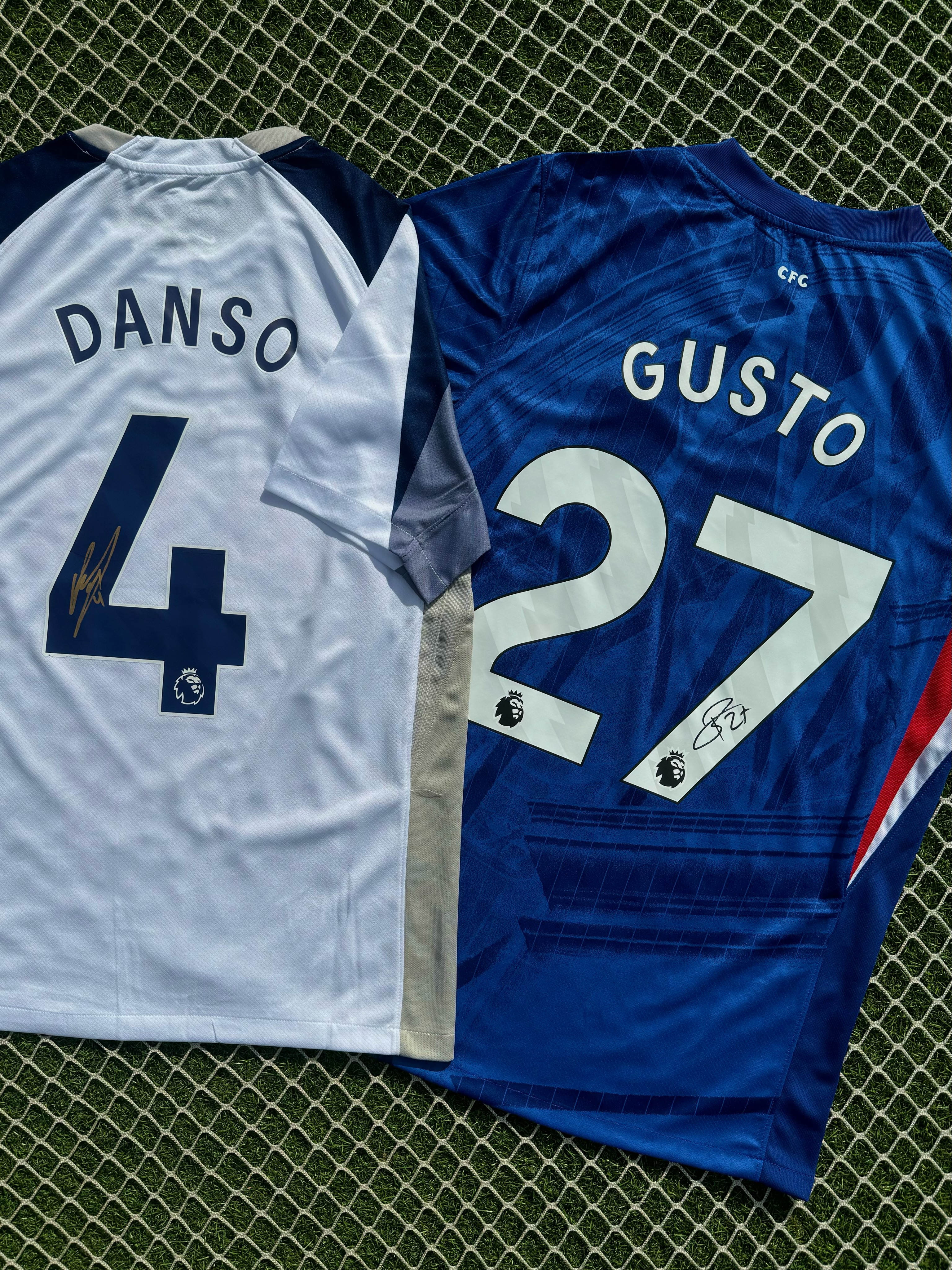 Chelsea were never going to make it easy for them…
Spurs trail 1-0 at the Bridge with another tough fixture ahead, but a point tonight guarantees Premier League safety ⚽️
If Chelsea can’t finish the job… they’ll be the ones handing their London rivals survival 🔵
#chelsea #spurs #premierleague #footballmemorabilia #signedmemorabilia
