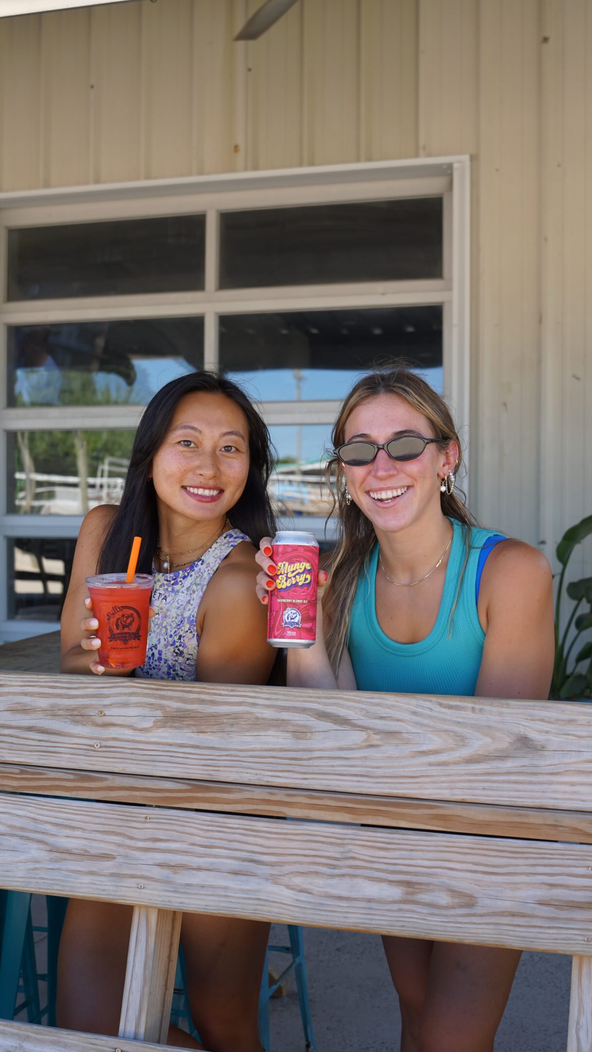We all know that if everyone orders something different, we each get a sip 🍻
It’s like a bar crawl without ever having to get up 🤣🙌
#SeeYouAtBills #BarAndGrill #CaptnBills #LocalBrewery #WilmingtonBarScene
