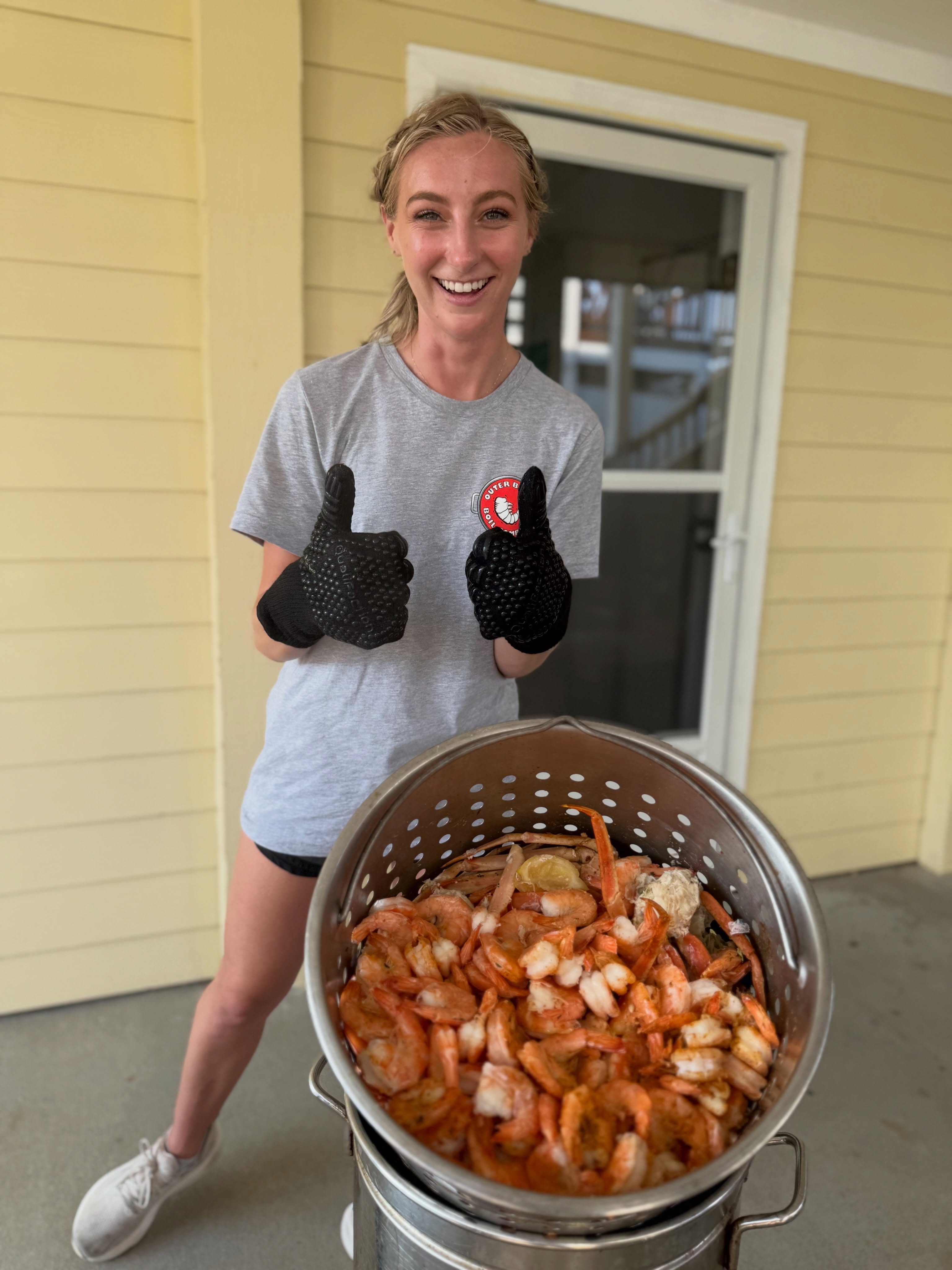 Memorial Day is right around the corner and we’re gearing up for your boils!!
Book with us this weekend and find out what all the buzz is about 😉🦀