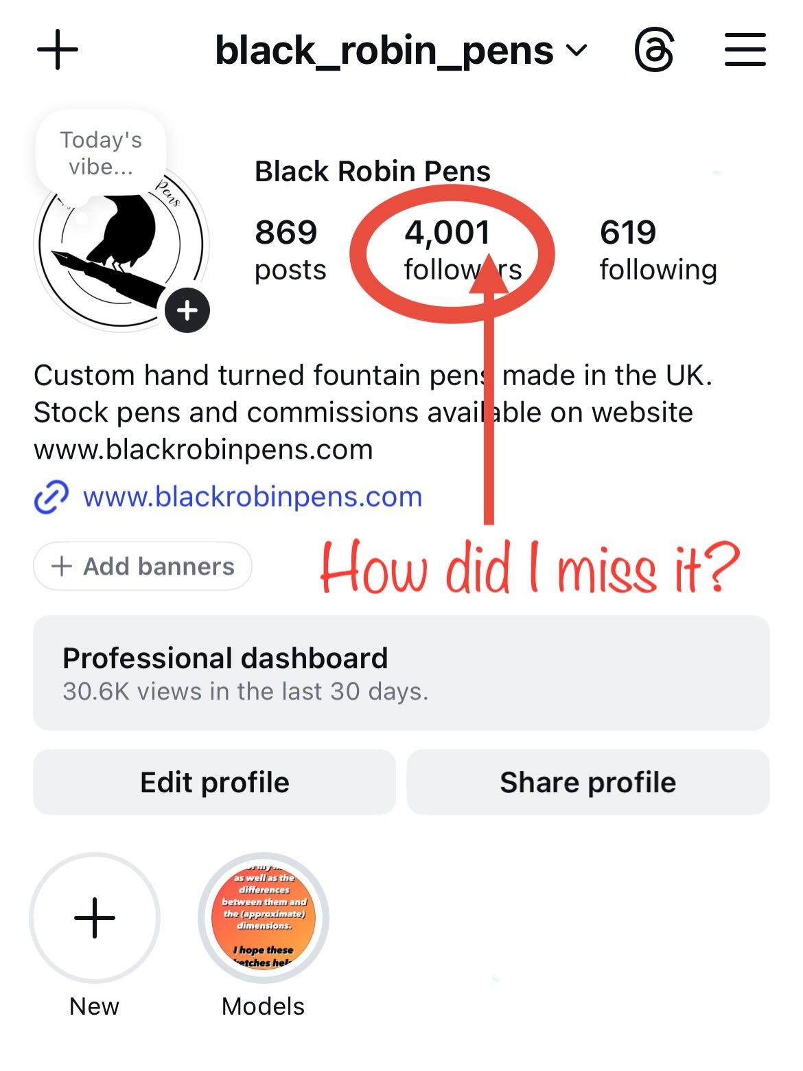 Waaaaaaaaa 4000 (+1) Followers?!?! 🤯🤯🤯
What shall we do to celebrate all you lovely pen people?
I’m thinking… giveaway?
Better put my 🤔🧢 on
#blackrobinpens #milestone #fountainpencommunity #fountainpencollector #penmaker