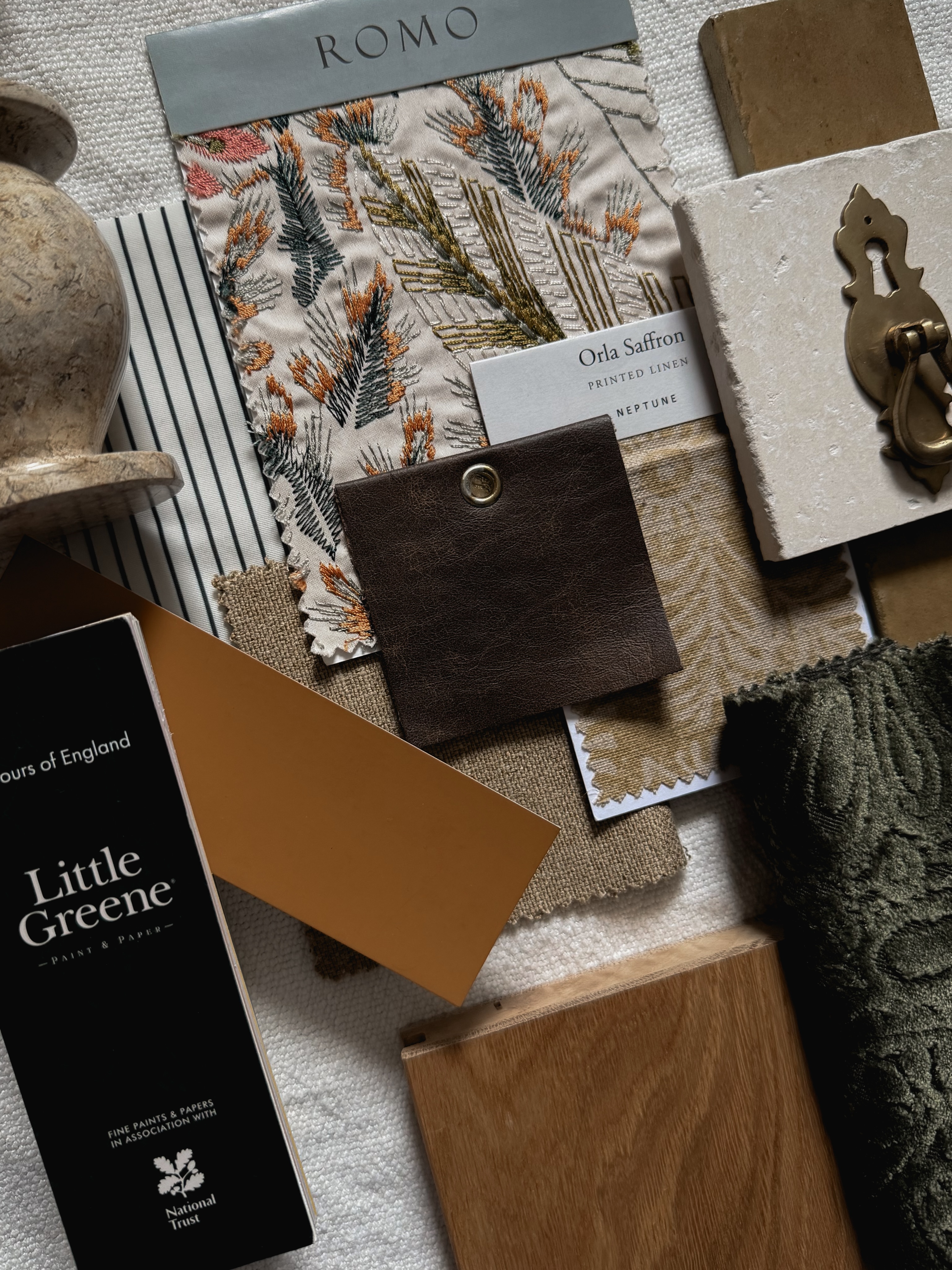Material play.
Brass, linen, leather & limestone.