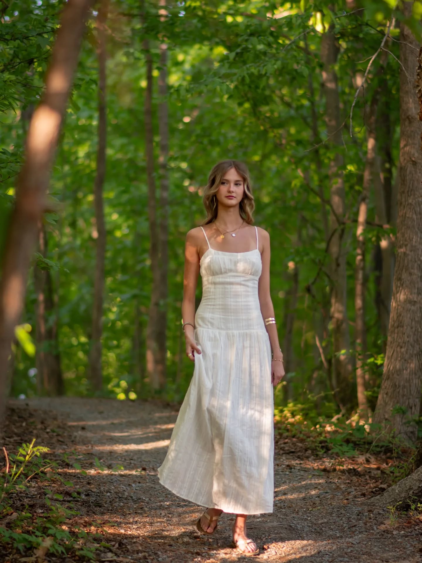 Essa 🌿✨ Elegant, enchanting, ethereal, effervescent.
#RichmondSeniorPhotographer #HanoverSeniorPortraits #ClassOf2026 #AppomattoxRegionalGovernorsSchool #SeniorPortraitSession