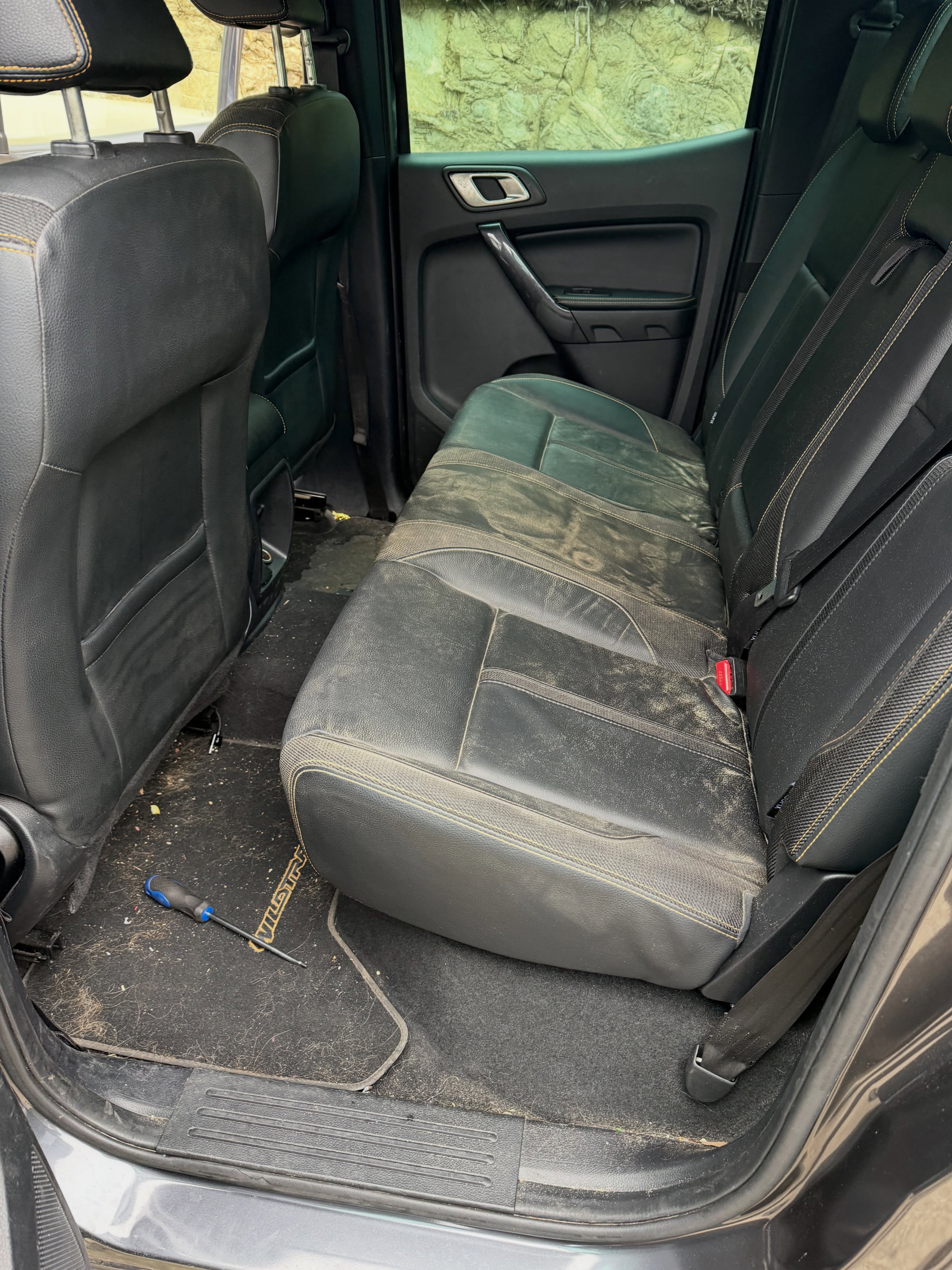 Pre-sale Interior Detail for a Ford Ranger. The leather seats and carpets were covered with a ton of sand and that needed to be removed to prepare the UTE for listing. The renewed appearance helps to boost resale value in addition to ensuring the new owner steps into a cleaner and more hygienic vehicle. #mobiledetailing #hobart #tasmania
Contact us for a free quote:
📞 0467804054
📧 kevin@hansdetailing.com.au
💻 www.hansdetailing.com.au