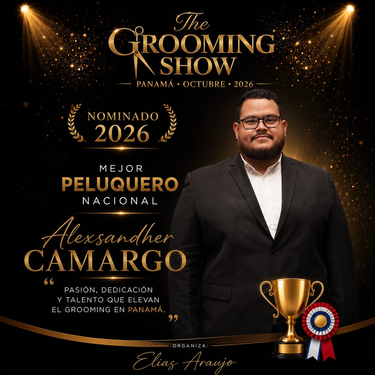 🏆 NOMINADO A MEJOR PELUQUERO NACIONAL 2026
✨ Conoce la historia de Alexsandher Camargo
No crecí en una peluquería canina.
Ni empecé desde niño en este mundo.
Hace algunos años trabajaba en una industria completamente diferente: hidrocarburos. Pero en octubre de 2021 decidí empezar desde cero en el grooming, de manera autodidacta, estudiando día y noche, practicando con mis propios perros y obsesionado con mejorar.
Con el tiempo entendí que esta profesión no era solo estética. Era técnica, estructura, salud, genética y disciplina.
Desde Penonomé, en un pequeño local de apenas 25 metros cuadrados, comenzó un sueño que poco a poco fue creciendo junto a mi familia. Llegaron las exposiciones caninas, los seminarios, los mentores, la formación en cinología y el trabajo con distintas razas.
Después llegaron los resultados:
🏆 Best in Show
🏆 Primeros lugares en exposiciones
🏆 Campeonatos internacionales
🏆 1er lugar en Tijeras Avanzadas con Caniche Gigante
🏆 3er lugar Best in Show Grooming
Hoy sigue estudiando, compitiendo y trabajando para elevar el grooming en Panamá.
Porque esto nunca fue solo cortar pelo.
Fue demostrar que con disciplina, estudio constante y pasión… sí se puede construir un camino grande en poco tiempo.
🗳️ Vota por tu favorito en la página web oficial de The Grooming Show Panamá 2026.