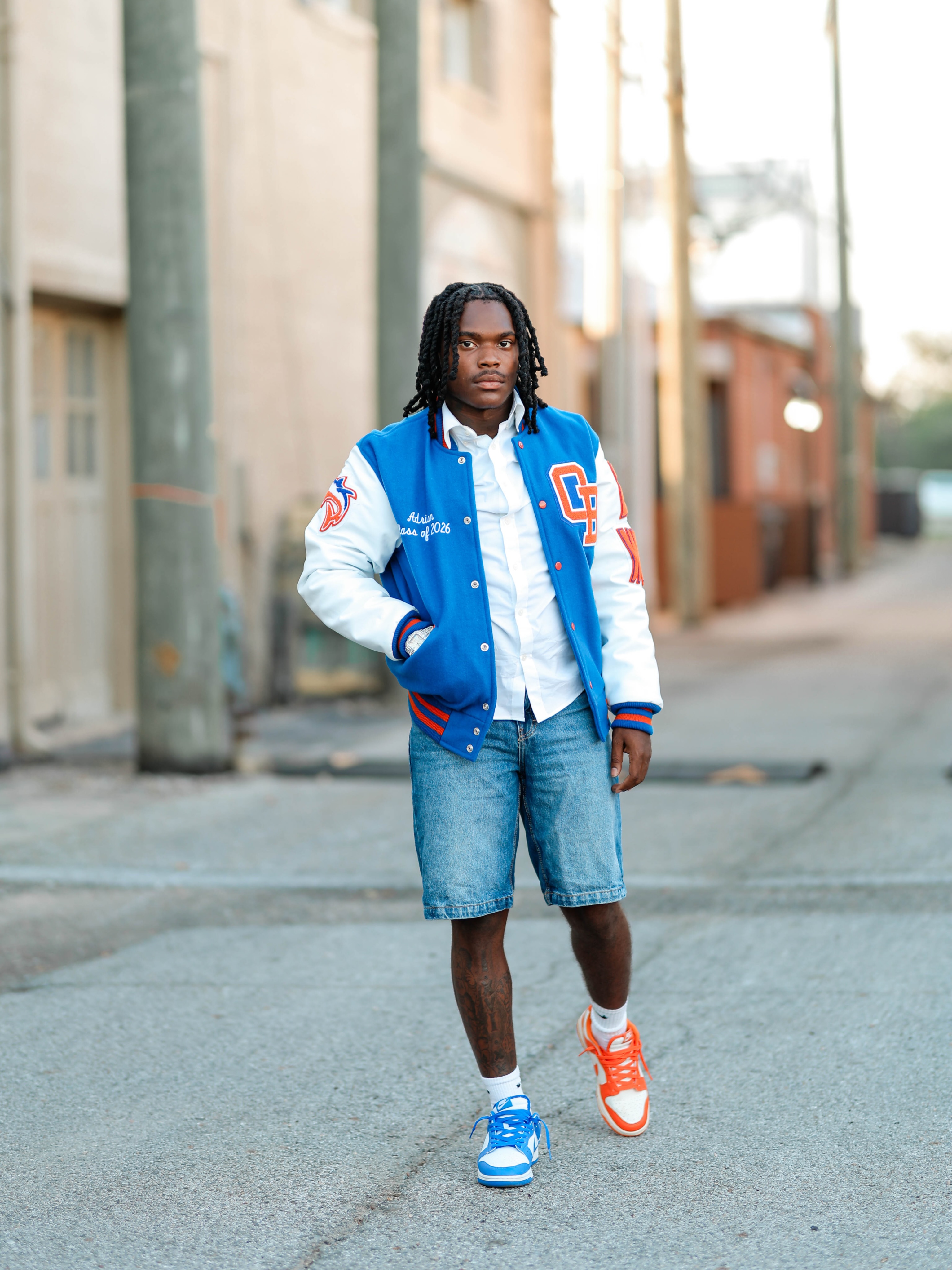 Style is a mindset, not just a brand. This senior portrait captures a bold spirit ready to conquer every dream….because the future is theirs.
#HoustonSeniors #HoustonPhotography #LuxuryPortraits #UrbanStyleHouston #SeniorVibesHouston