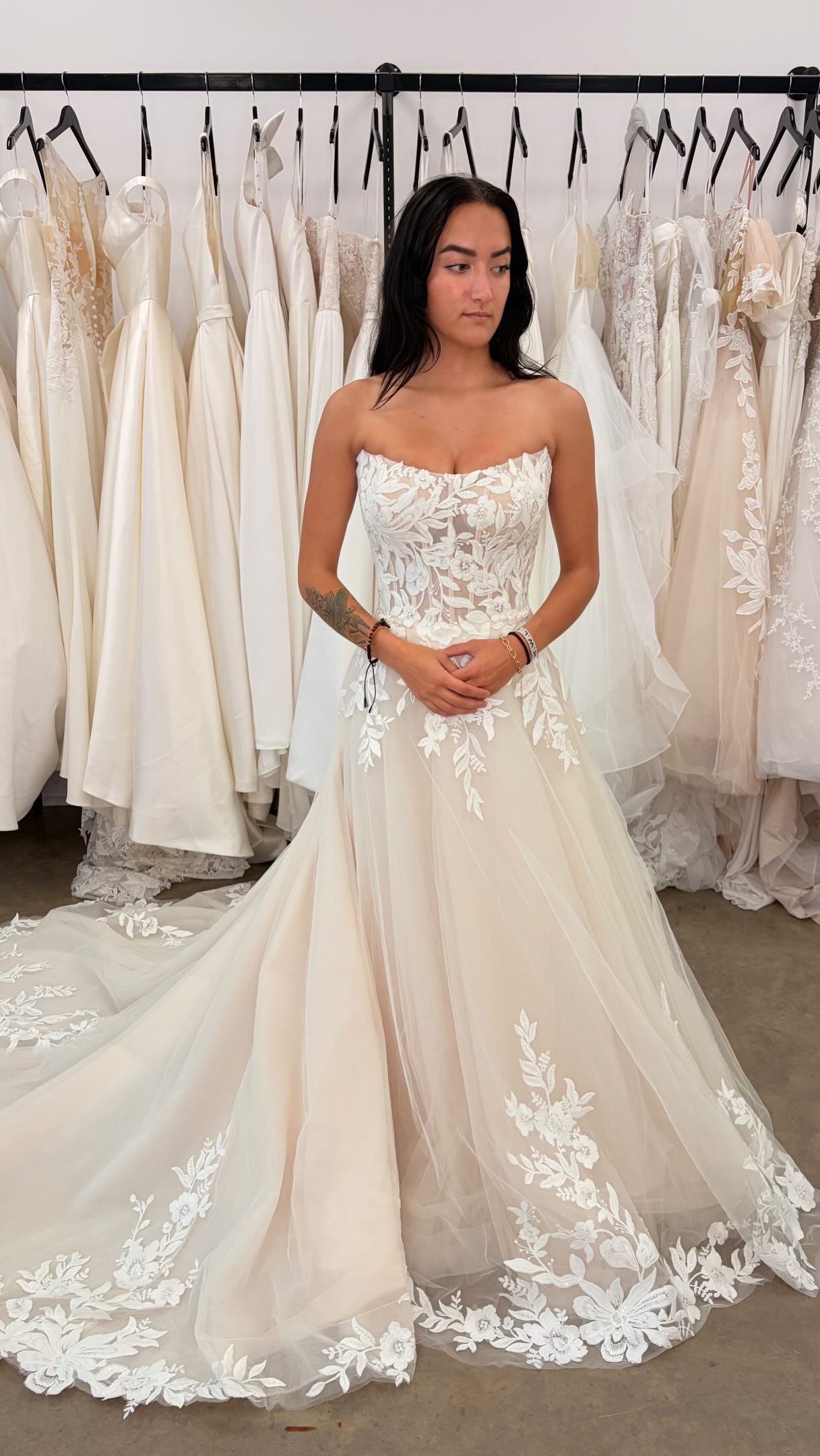 Forever a basque waist girly 💕
.
Which is your favorite basque waist? Let us know in the comments below ⬇️
.
Book your appointment today by clicking the link in our bio 🔗