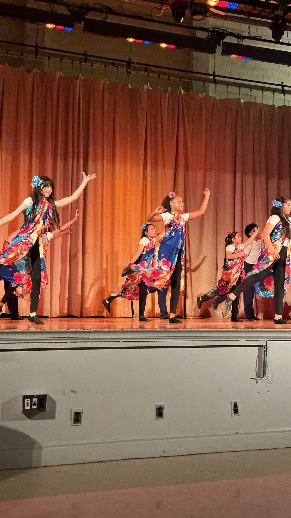 Disney Magic came to life on our stage ✨
Our Dance Win group and 7th grade students had the audience singing along and smiling through performances inspired by Moana, The Little Mermaid, Aladdin, and The Lion King 🎶
#dlmsfamilia #danceshowcase #nycpublicschools
