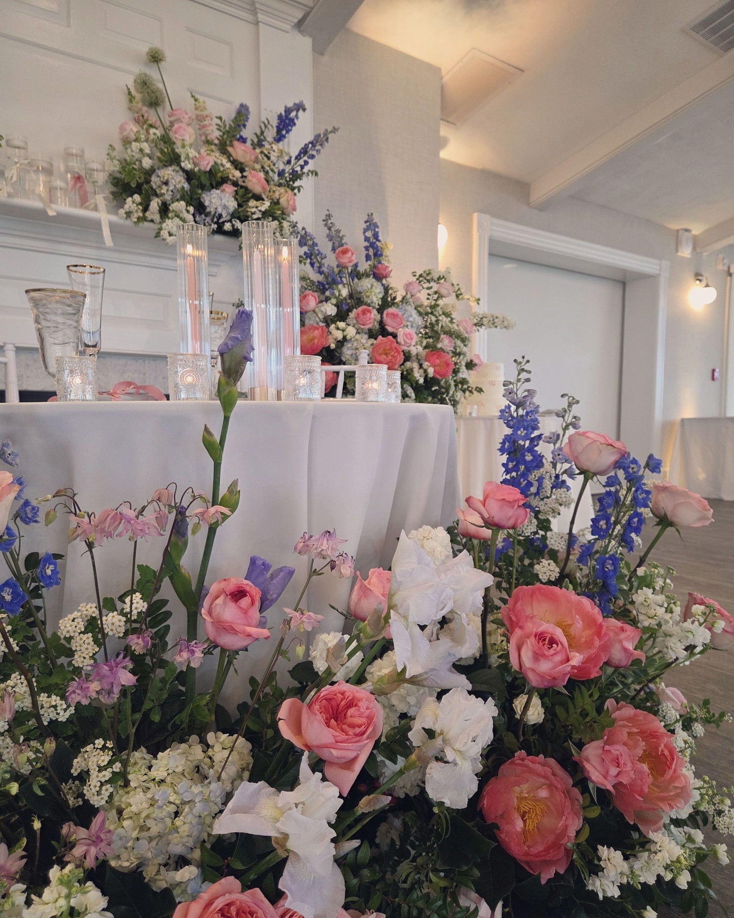 A secret about our process: we don't just order from a list. We’re constantly scouting what’s actually blooming. When we see the first Itis popping in a historic garden, that’s our cue. Using what is actually in season locally ensures your wedding smells like the Cape and stays vibrant in the salt air.
.
The Team:
Venue @wychmerebeachclub @wychmereevents
Planning @capecodcelebrations @laurelhartman
Beauty @glamourcosmeticsofficial
Rentals @peakeventservices
Entertainment @djshyneonline
Floral @gardenpartycapecod