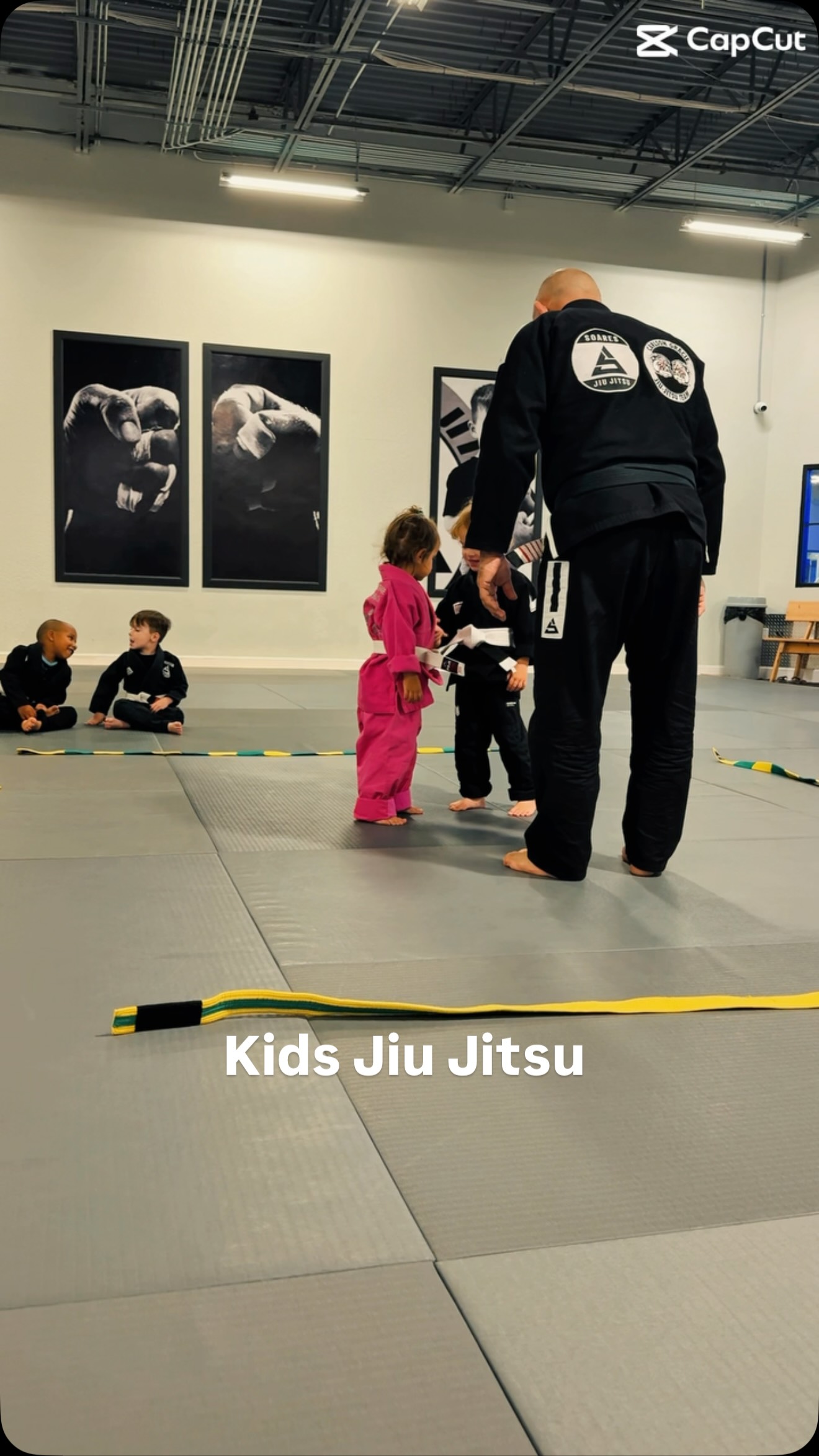 In a world full of distractions, teach your kids discipline.
Teach them confidence.
Teach them how to face challenges without fear.
Jiu Jitsu is not only building athletes…
It’s building strong human beings.