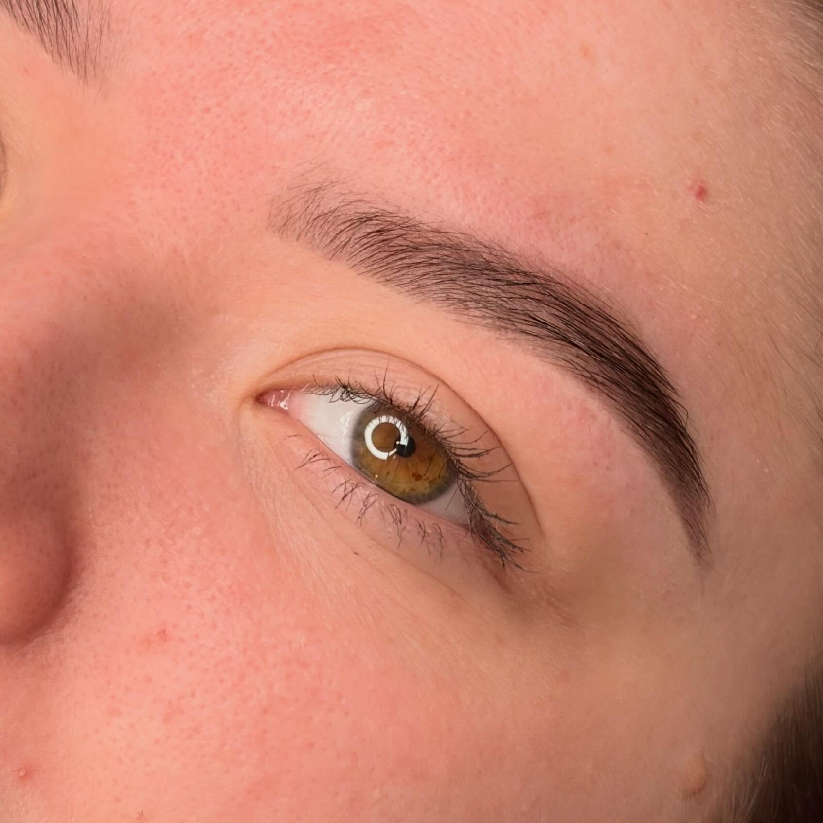 Fresh off the camera roll, how gorgeous is this shape and tint 🤎
Brows done by Jadana 🤎
#brows #beauty #embellirnz #dunedinnz