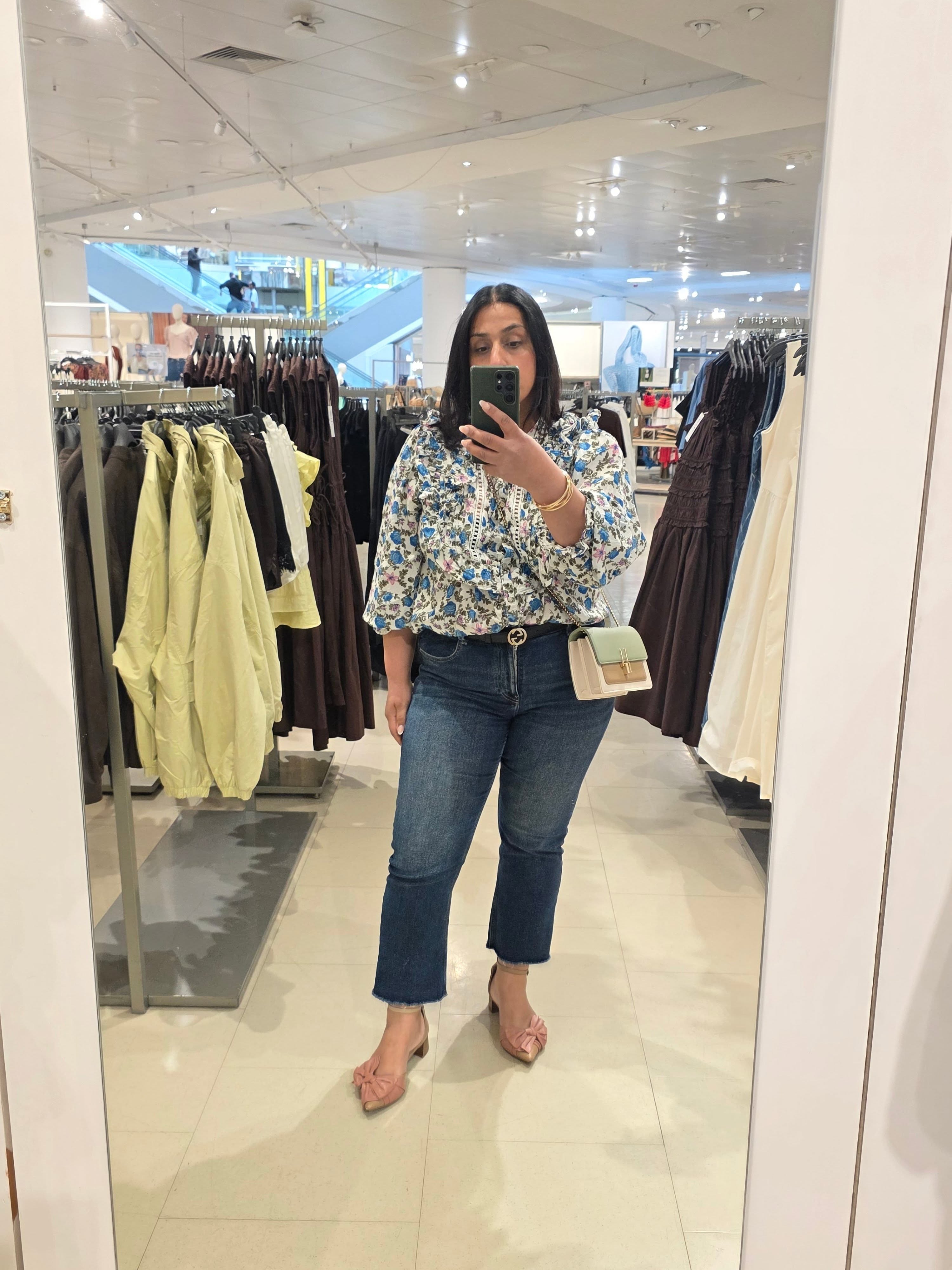 A brilliant week of personal shopping and onboarding new online clients.
I had such a lovely teen client this week who was struggling to style her bodyshape. Being a teenager can be hard especially when you are growing fast than the other girls. This can leave so many teens confused about what to wear. My clients mum kindly booked in a session and my young client absolutely loved the experience. She listened intently and tried on lots of clothes to find the best fit. She also gave me the biggest hug 🥹
Swipe left to see the amazing review that i recieved. I love my job. Seeing transformations and shifts in my clients are everything 🙏🏼❤️
If you are i need of a wardrobe overhaul or a personal shop then please do get in touch to learn more about how i can help you. hello@jaschana.com
#personalstylistessex #personalshopperlondon #personalshopperteenager
