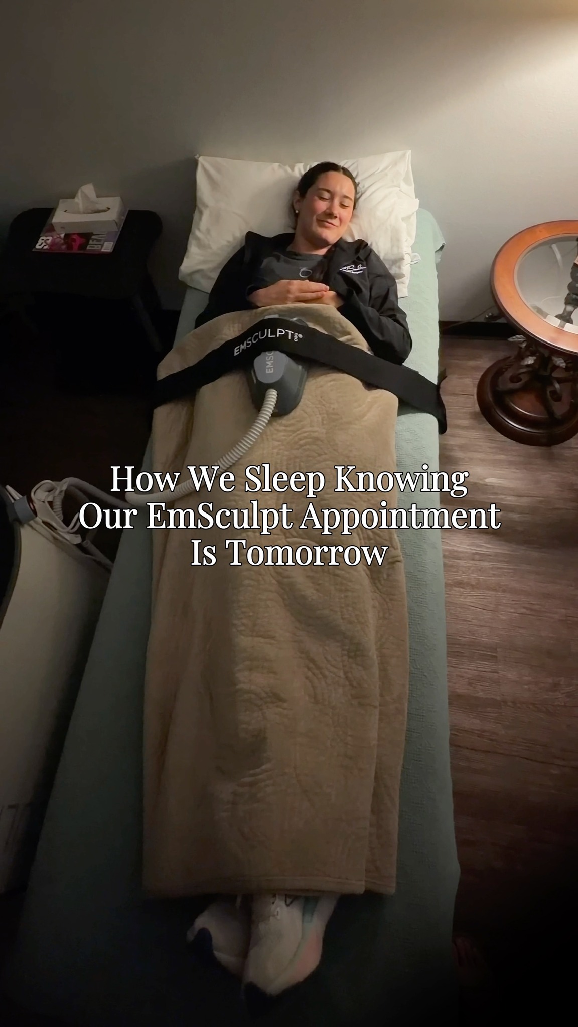 ’Twas the night before EmSculpt, and all through the office, everyone was dreaming of abs and strong glutes 😴
EMSCULPT NEO is designed to help build muscle and reduce fat at the same time using a combination of radiofrequency heating and high-intensity electromagnetic energy. That means stronger muscle contractions, more definition, and body contouring with no surgery or downtime.
In a single session, EMSCULPT NEO can create thousands of muscle contractions in areas like the abs, glutes, arms, and calves, helping target areas that can be difficult to tone through workouts alone.
📞 Call (318) 698-8711 to schedule your EMSCULPT NEO consultation.
#EMSCULPTNEO #BodyContouring #MuscleTone #NonSurgicalBodyContouring #DrKennethSanders