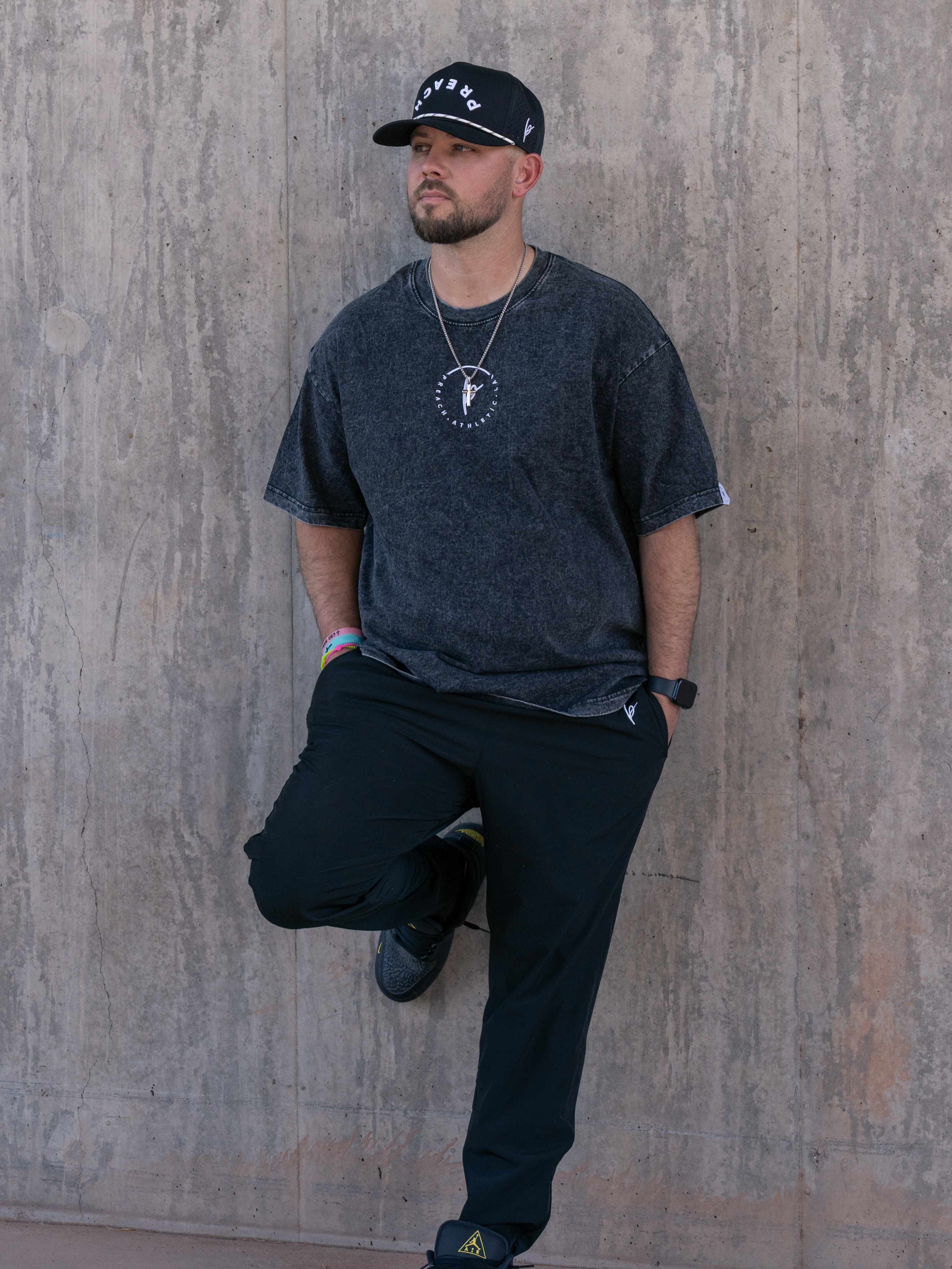 Success isn’t built in the spotlight.
It’s built in the early mornings, the hard conversations, the extra reps, and the belief to keep going when nobody’s watching.
Grateful to see leaders like Coach Dustin Felvus of the Cosmic Chili Peppers preaching passion, discipline, and purpose every single day.
Keep showing up. Your work will speak for itself. ⚾️
Shop the mindset: PreachAthleticLab.com
#PreachAthleticLab #PreachYourPassion #CosmicChiliPeppers #BaseballLife #Mindset