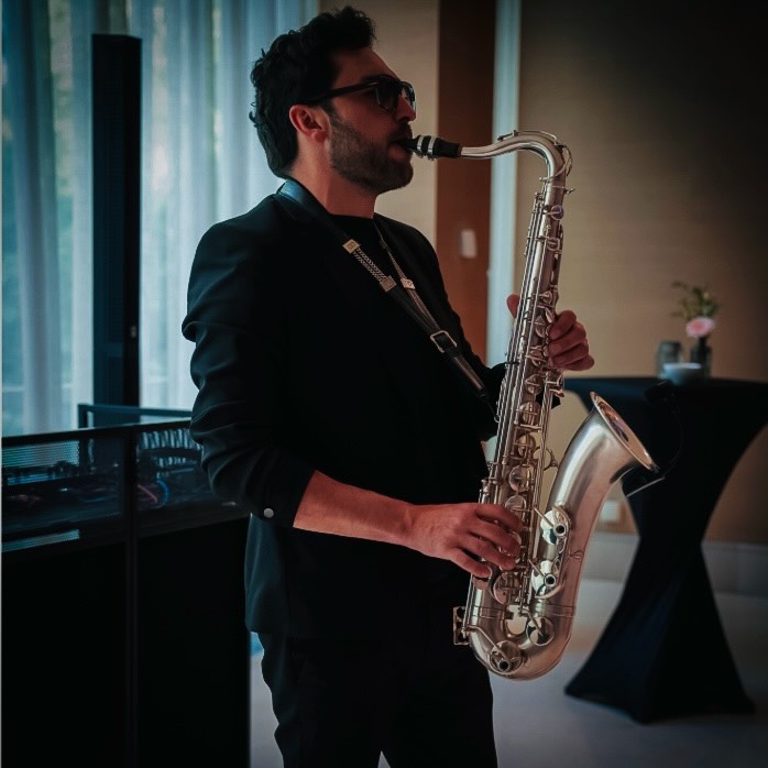 ✨ Elevate your event with the unique energy of Drumminsax ✨
DJ • Live Saxophone • Percussion • Luxury Entertainment
From elegant cocktail vibes to unforgettable dancefloor moments, Drumminsax blends live saxophone, dynamic percussion, and premium DJ performance into one immersive experience. 🎷🥁🎶
Perfect for:
💍 Weddings
🏢 Corporate Events
🥂 Private Parties
🌅 Sunset & Rooftop Events
✨ Luxury Celebrations
Based in Lausanne & performing across Switzerland 🇨🇭
Let the music create emotions your guests will never forget.
#Drumminsax #DJSax #LiveSaxophone