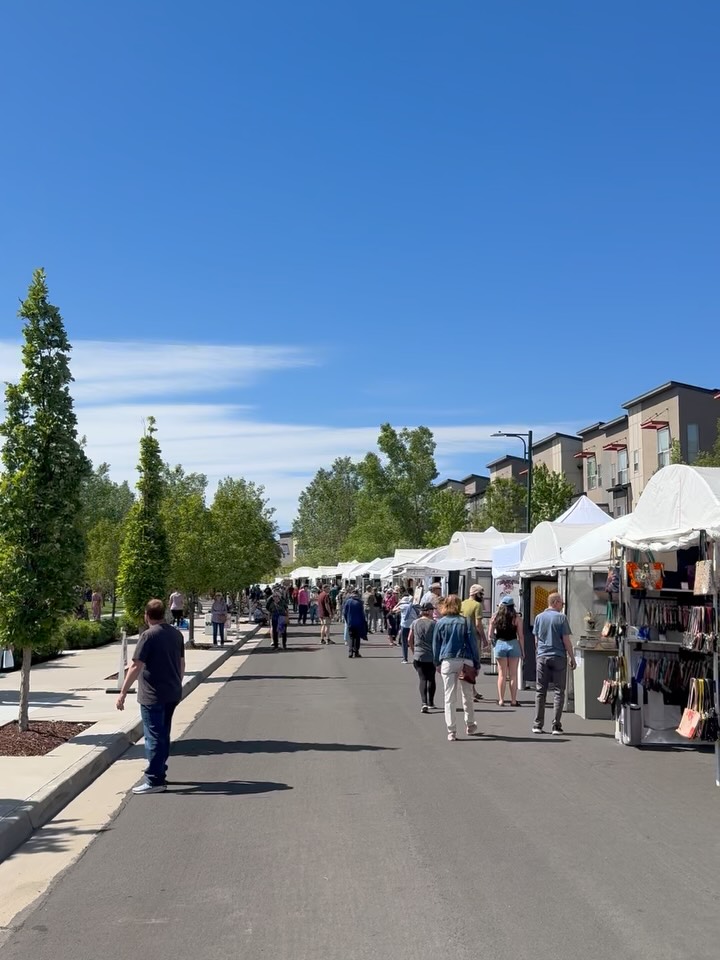 Denver Art Festival
Last Day Today
Come see me, booth 139,140.
Open 10:00-5:00
.
.
.
#buyartfromartists #denver #bearsnewwork #cairn #paintings