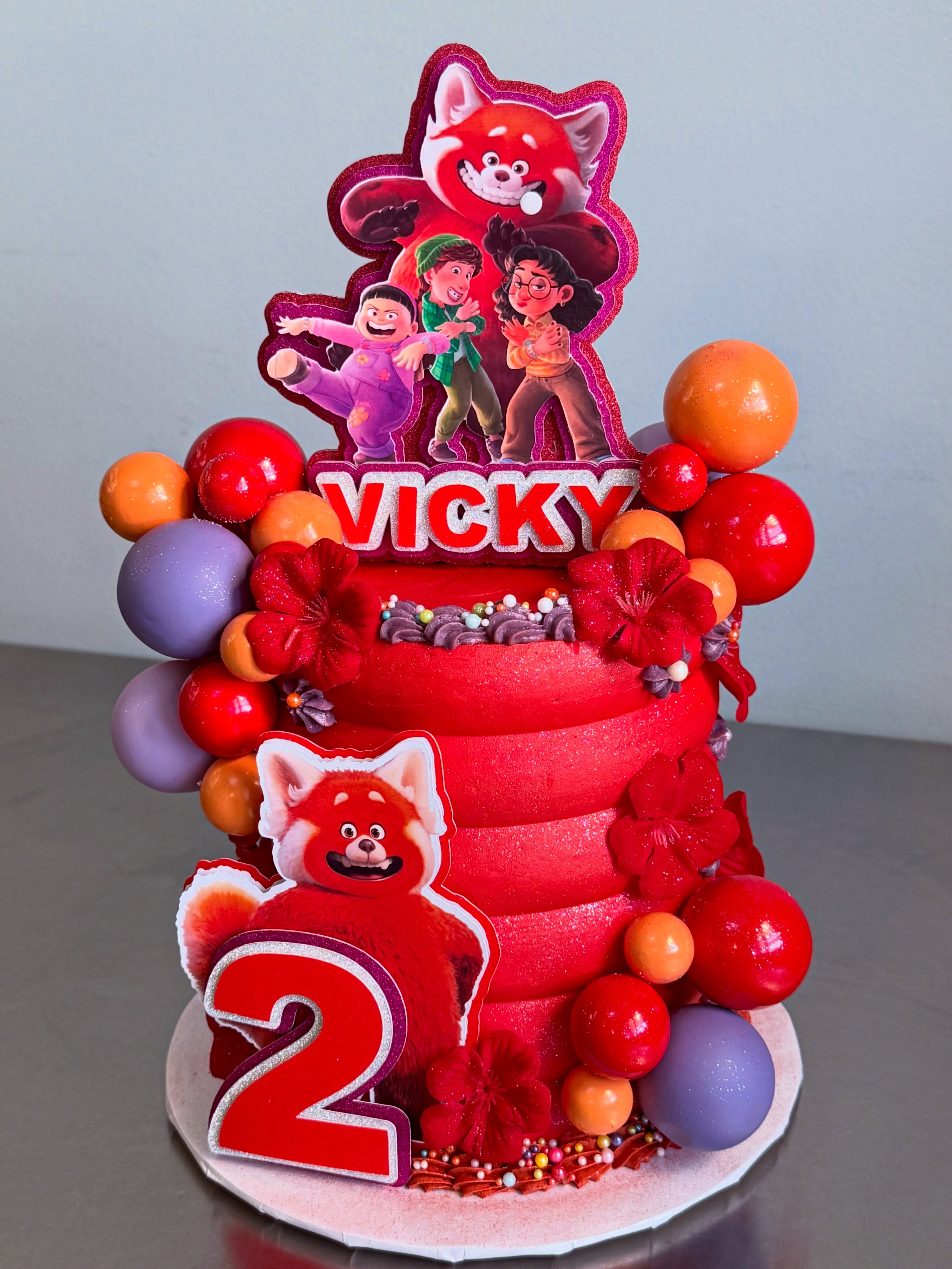 3 layer 5β vanilla cake filled w/ Bavarian cream & fresh strawberries wrapped in banana cream buttercream β€οΈ #turningred themed for a special 2nd birthday celebration! π
FrolicAndFollyLV.com π±π
β’
β’
#vegan #cake #bakery #lasvegas