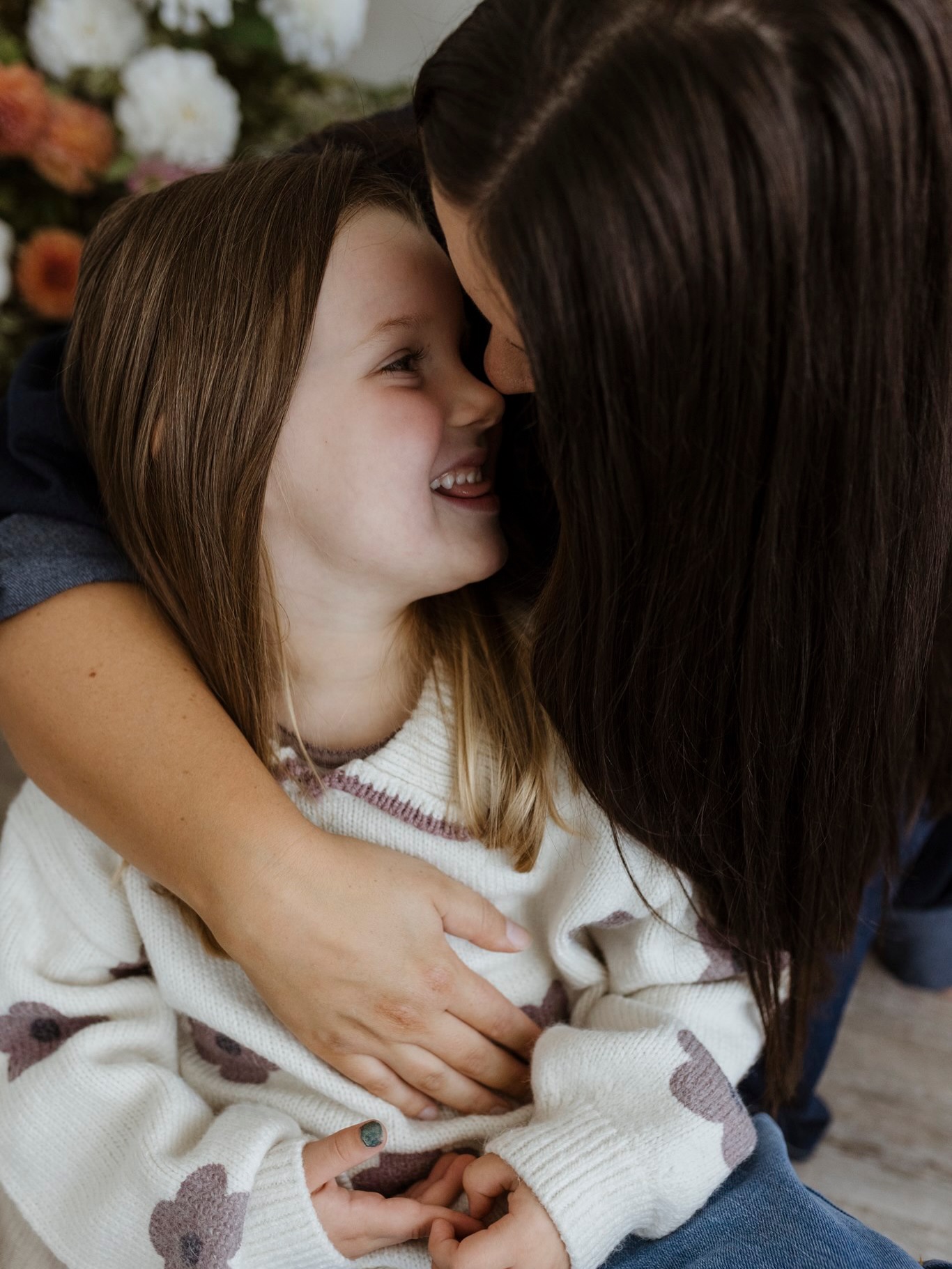 Some clients just become part of your story too, and thatās exactly what it feels like with Mollie and her girls š¤
Every year, I get so excited when Mollie books in for my Motherās Day minis. Last year, little Lettie was still tucked away safely in her belly while we captured their pregnancy announcement photos. And now here she is, the chunkiest, happiest little girl with those big beautiful eyes. As Mollie kept saying during the session⦠it really is such a full circle moment.
Watching Wren step into her role as big sister so naturally and seeing the love these girls already have for each other was just the sweetest thing to capture.
Mollie, I absolutely adore you. Thank you for continuing to trust me with these memories year after year. It honestly means so much to me to not only photograph your motherhood journey, but to grow alongside your family and document these seasons as they unfold š¤